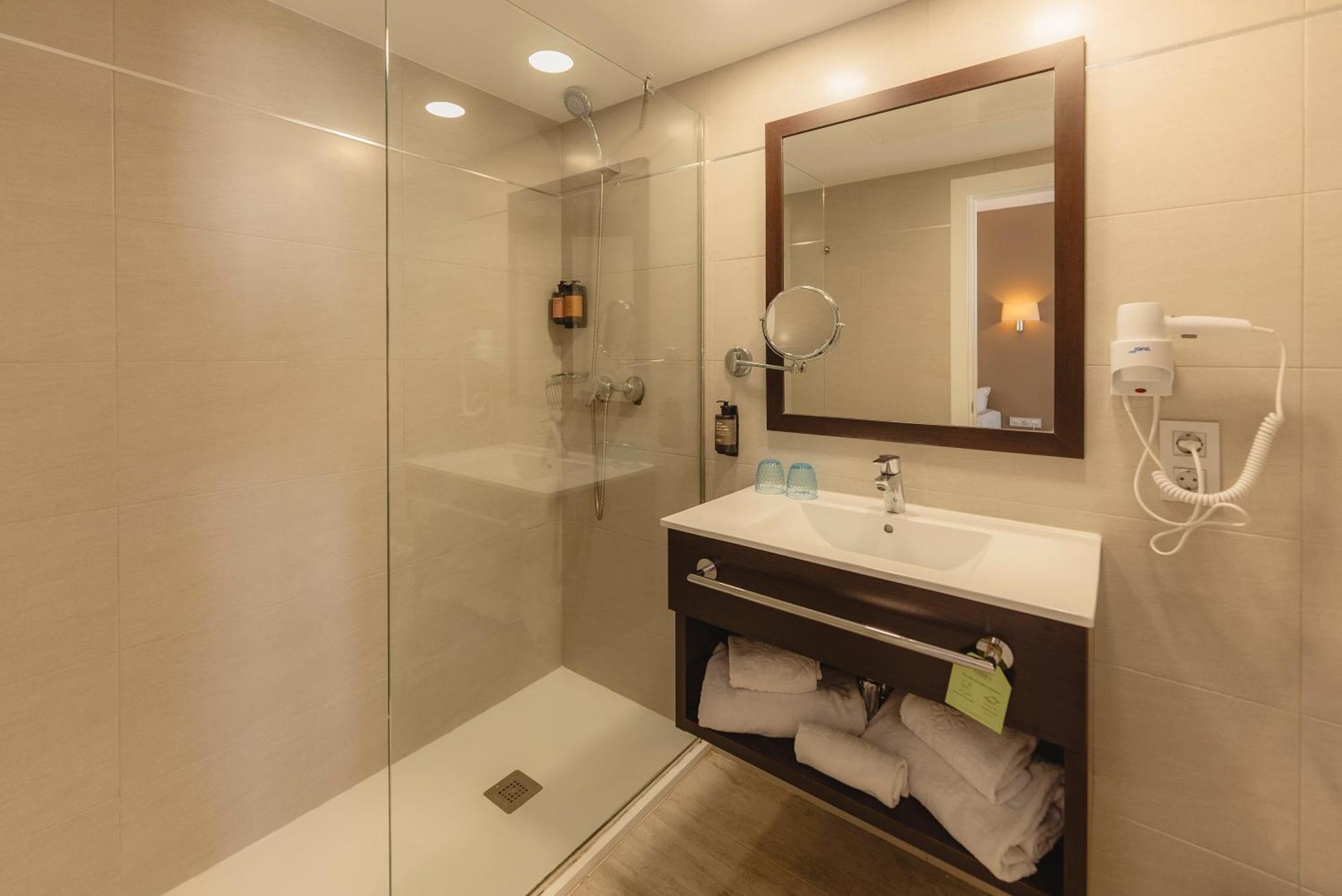 Double Room Spa Bath,1683802967:JPEG
