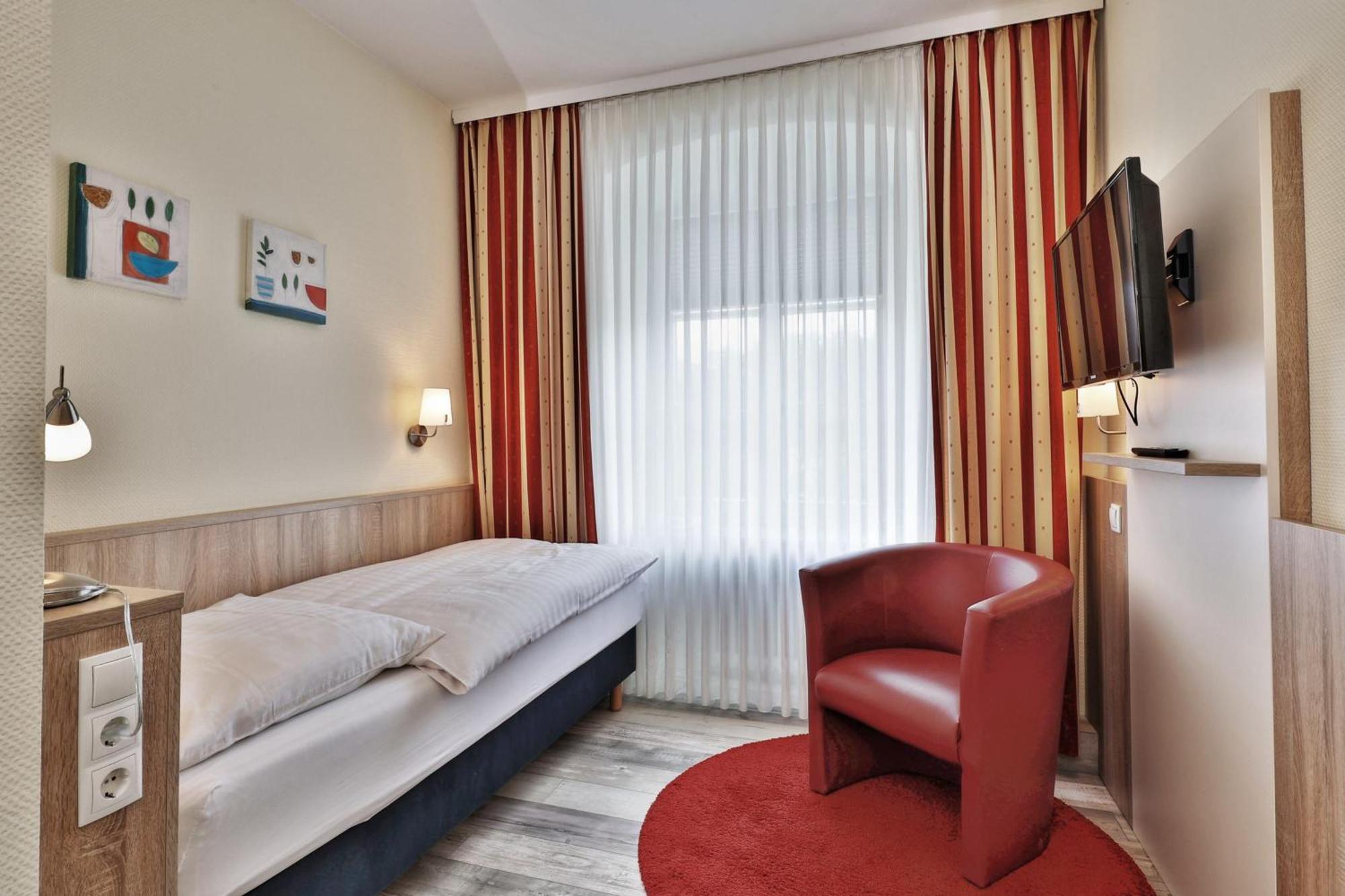 Standard Single Room,1704824683:JPEG