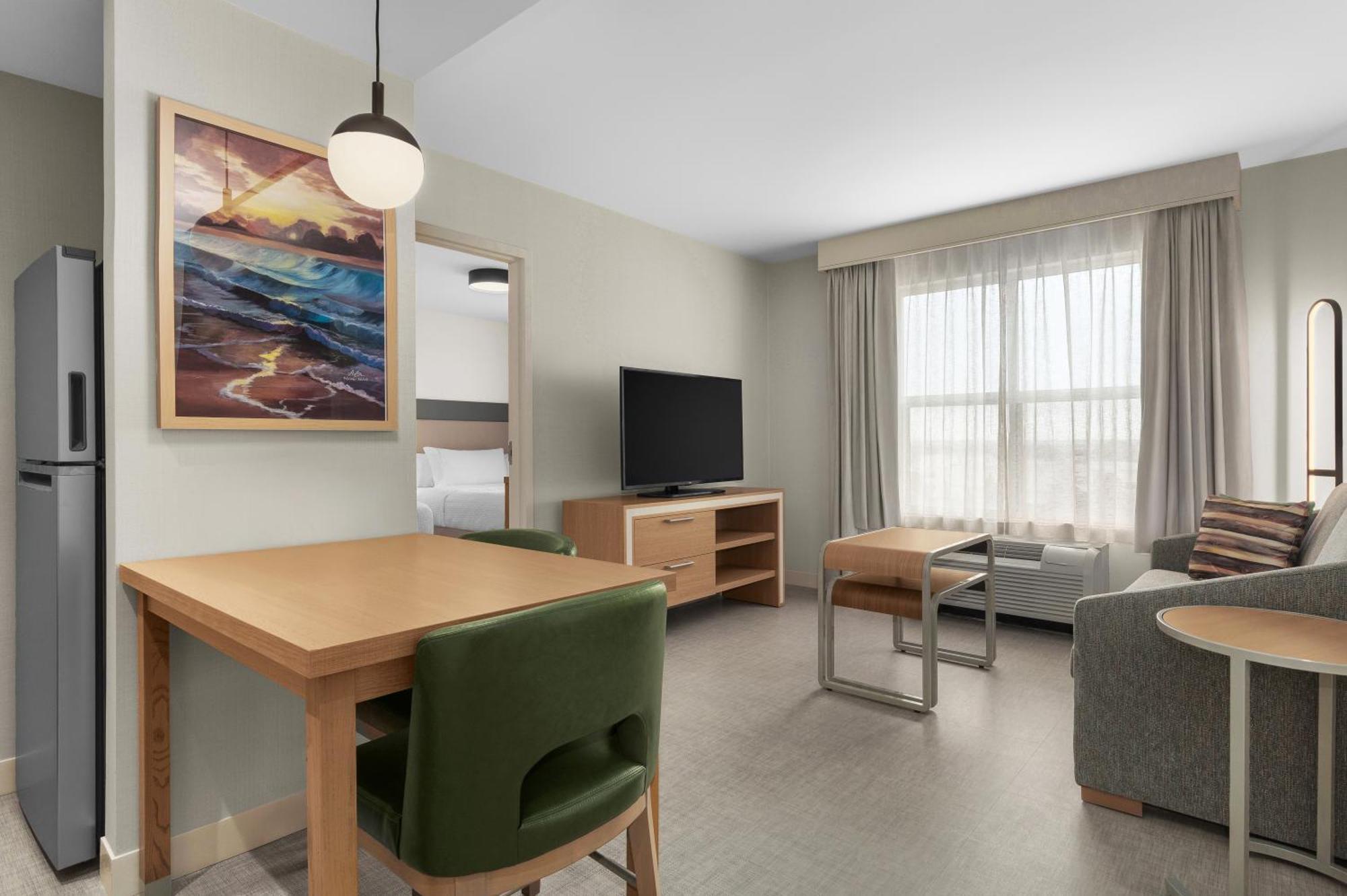 Two-Bedroom Suite with One King And Two Double Beds - Non-Smoking