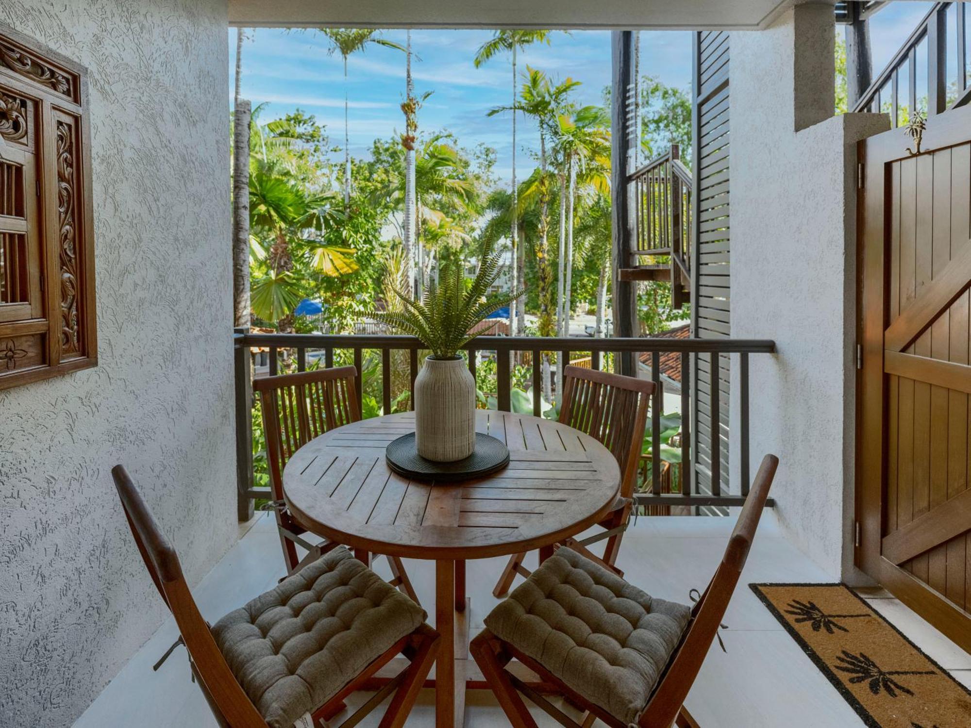 Junior Suite with Garden View
