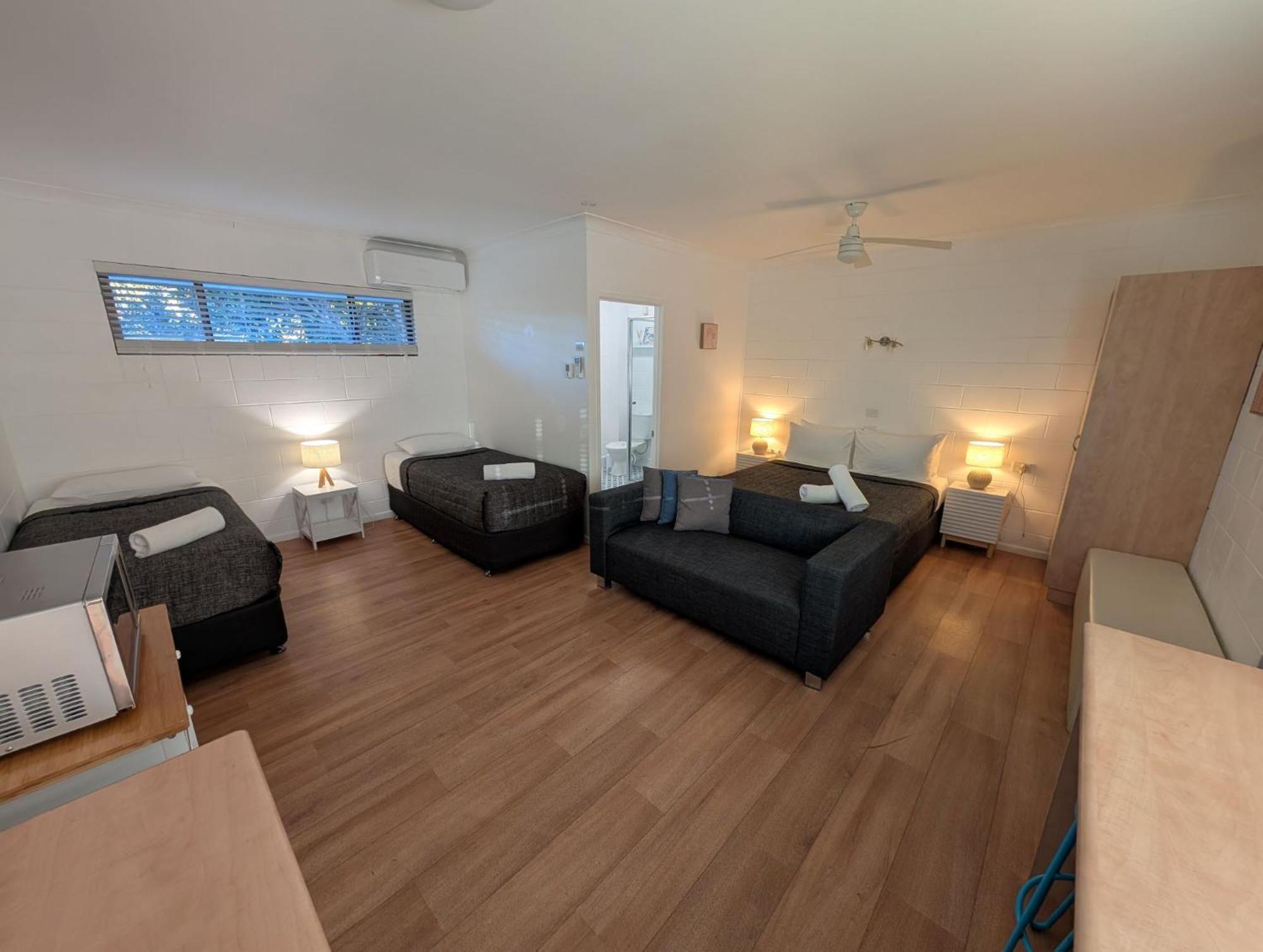 Deluxe Family Room