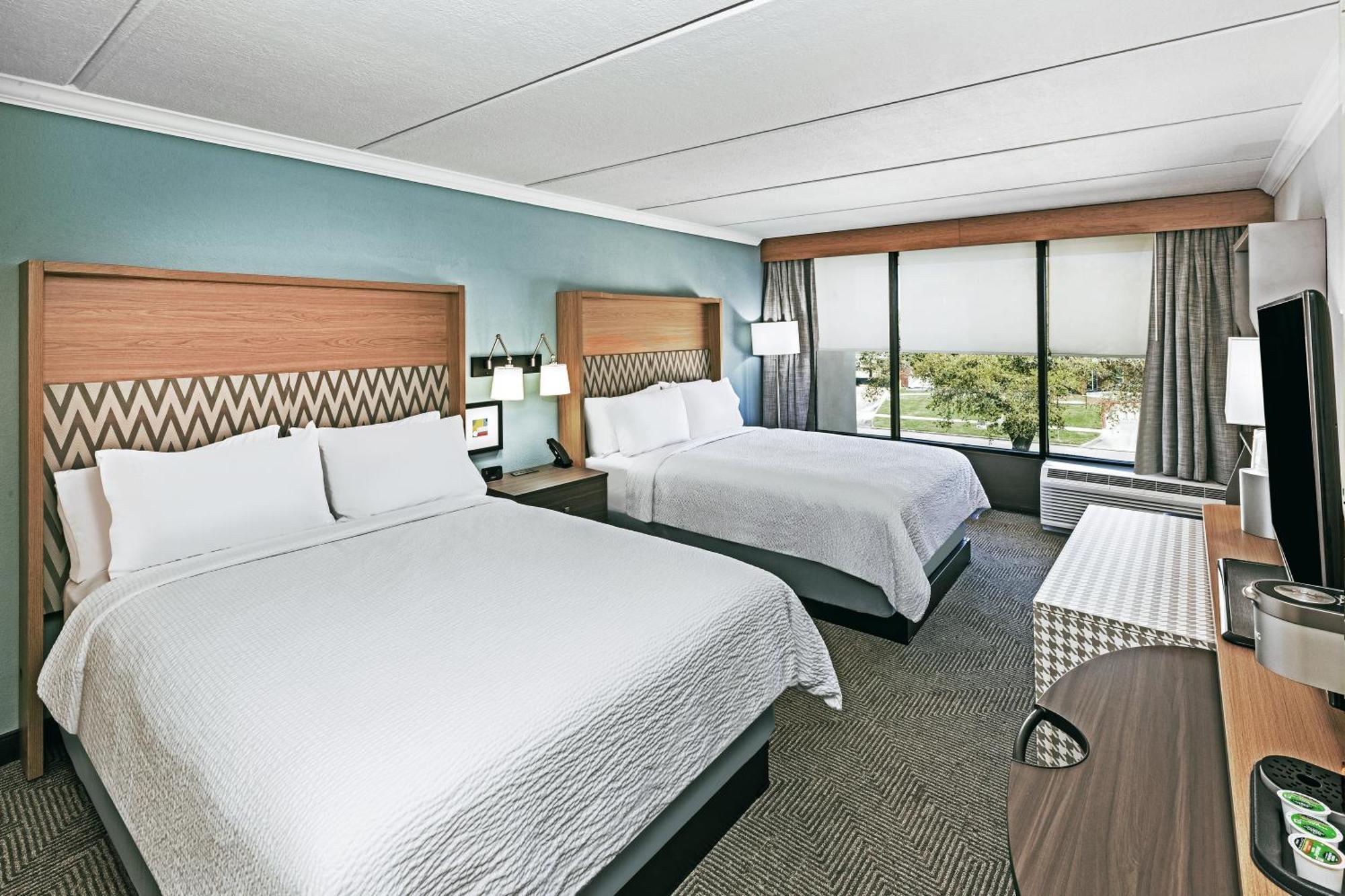 Queen Suite with Two Queen Beds