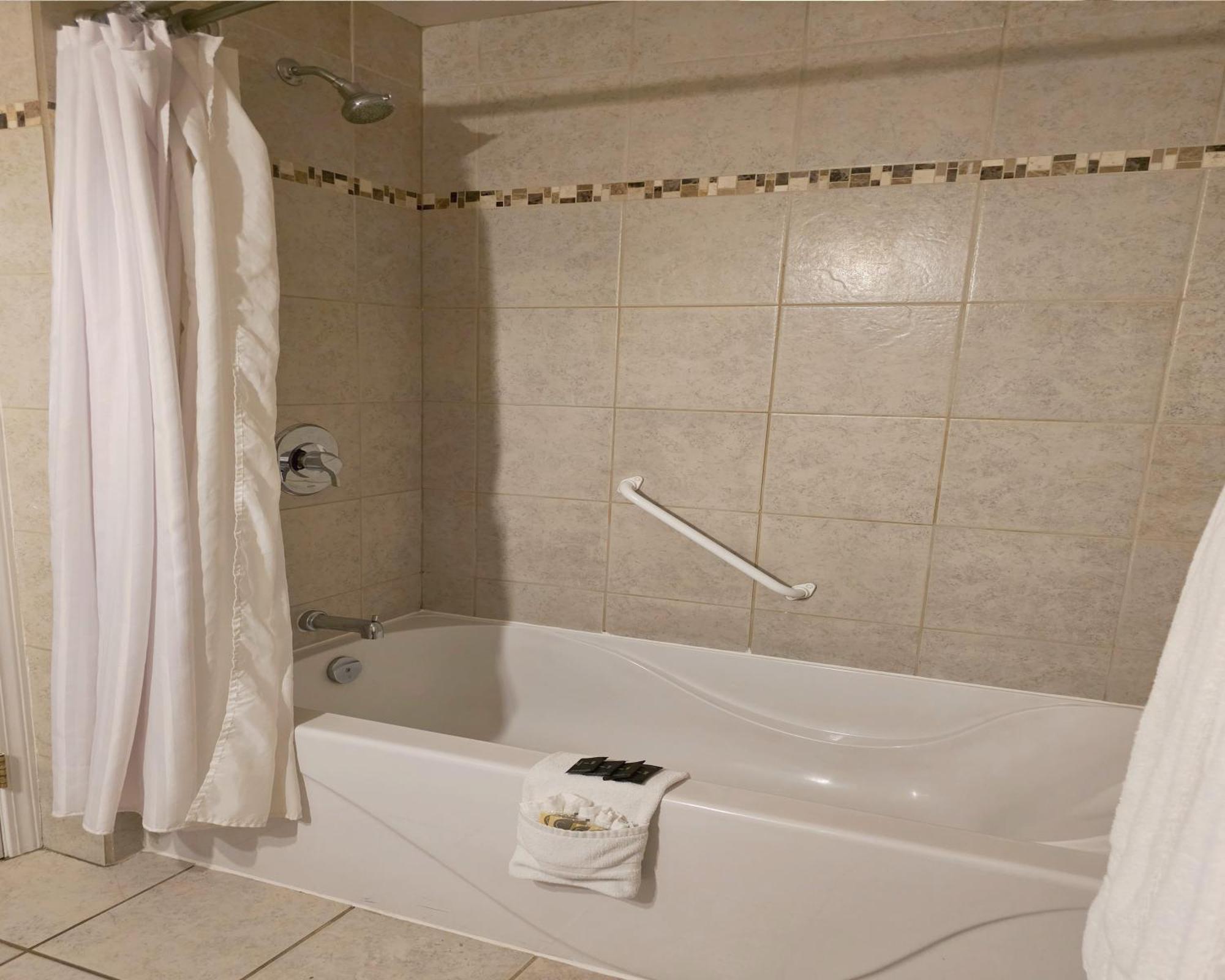 Deluxe Family Suite