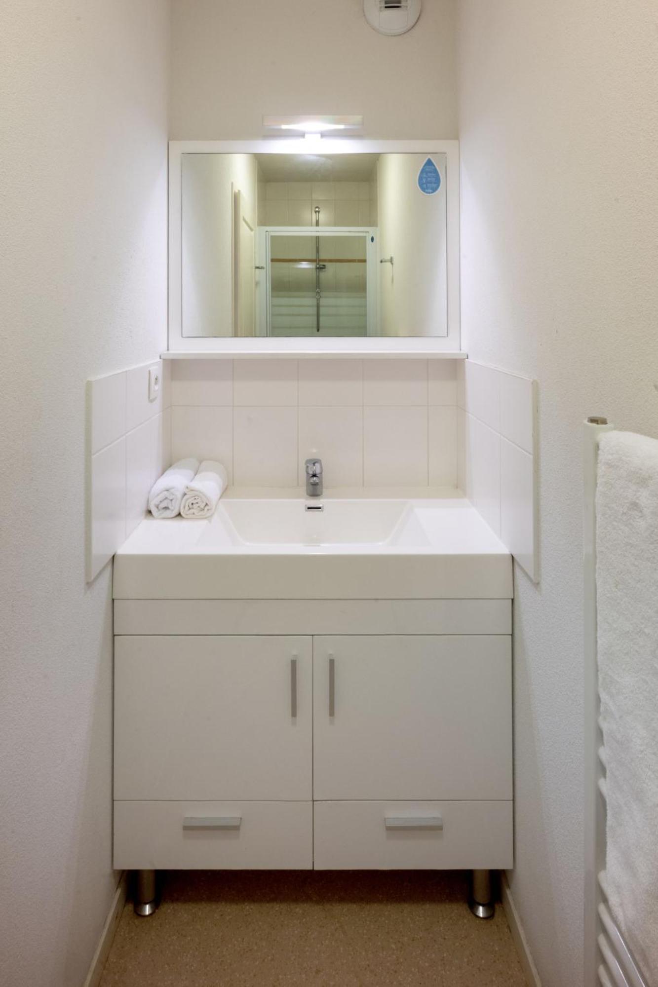 Studio (2 Adults)