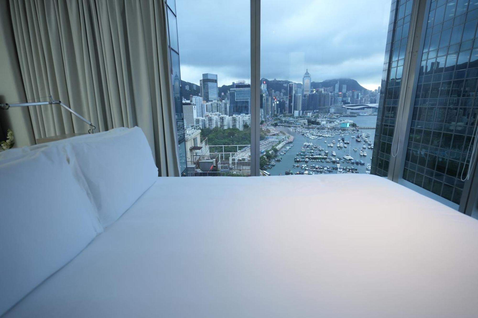 Deluxe Queen Suite Harbour View