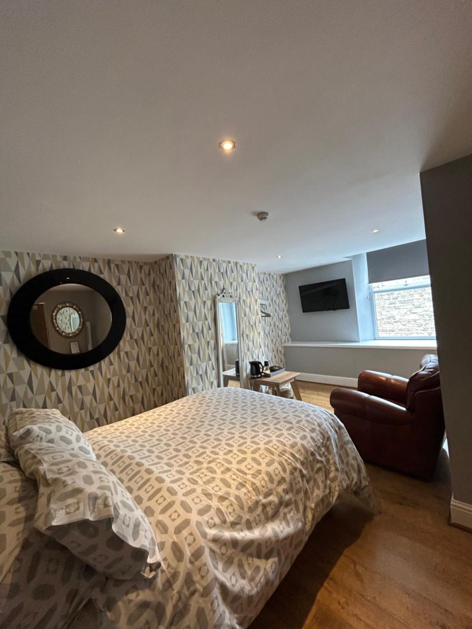 Double Room,1683828829:JPEG