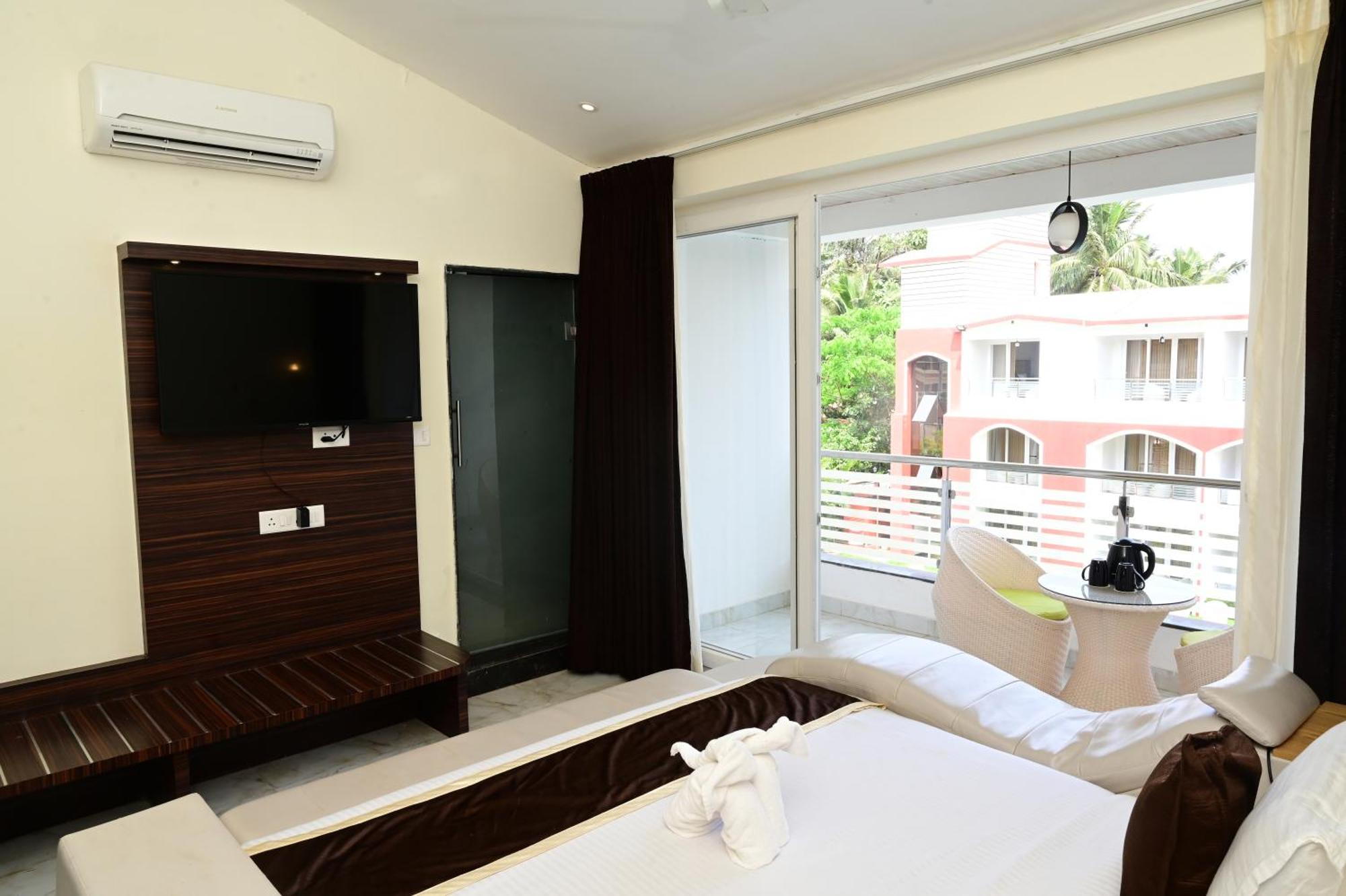 Double Room with Balcony (3 Adults)
