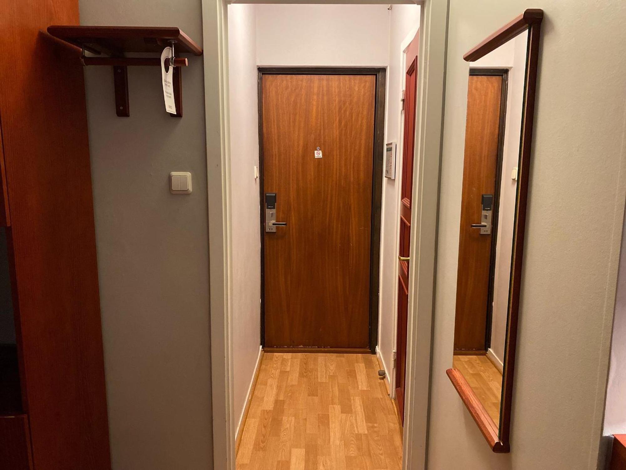 Standard Single Room,1685058217:JPEG
