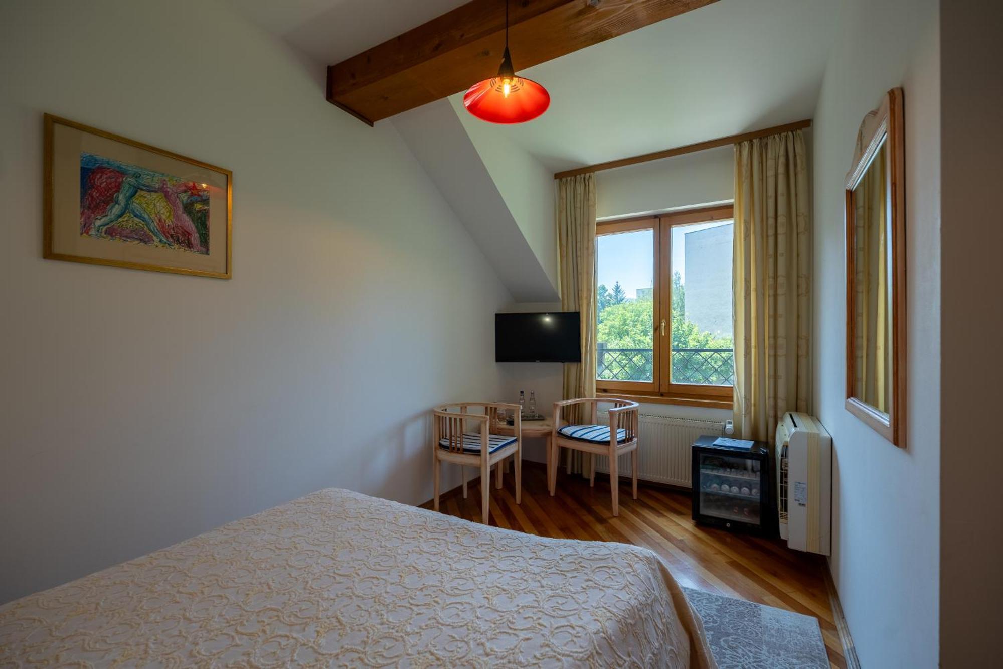 4 - Star Standard Single Room upper floors no elevator,1685062025:JPEG