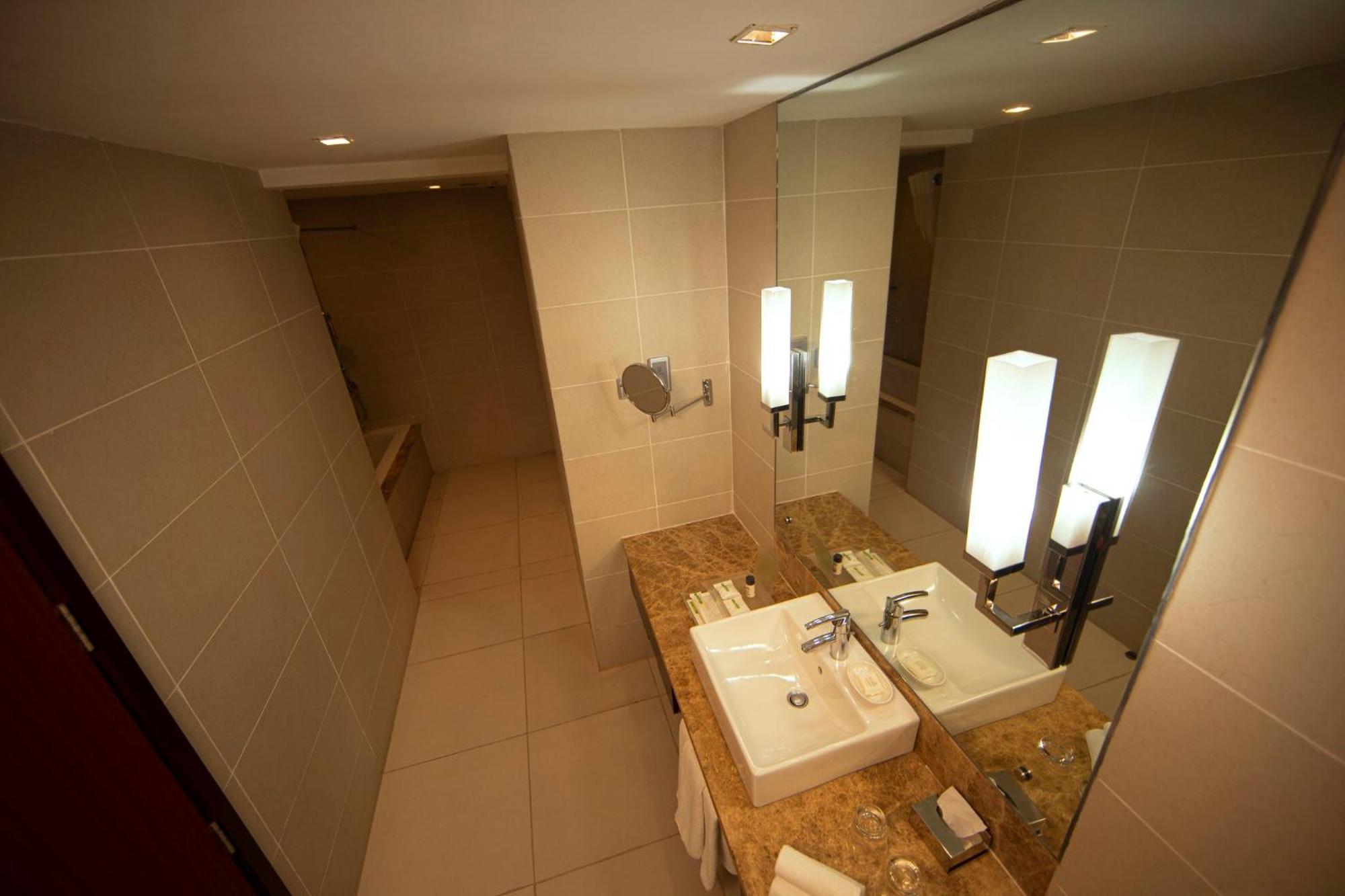 One-Bedroom King Suite - High Floor