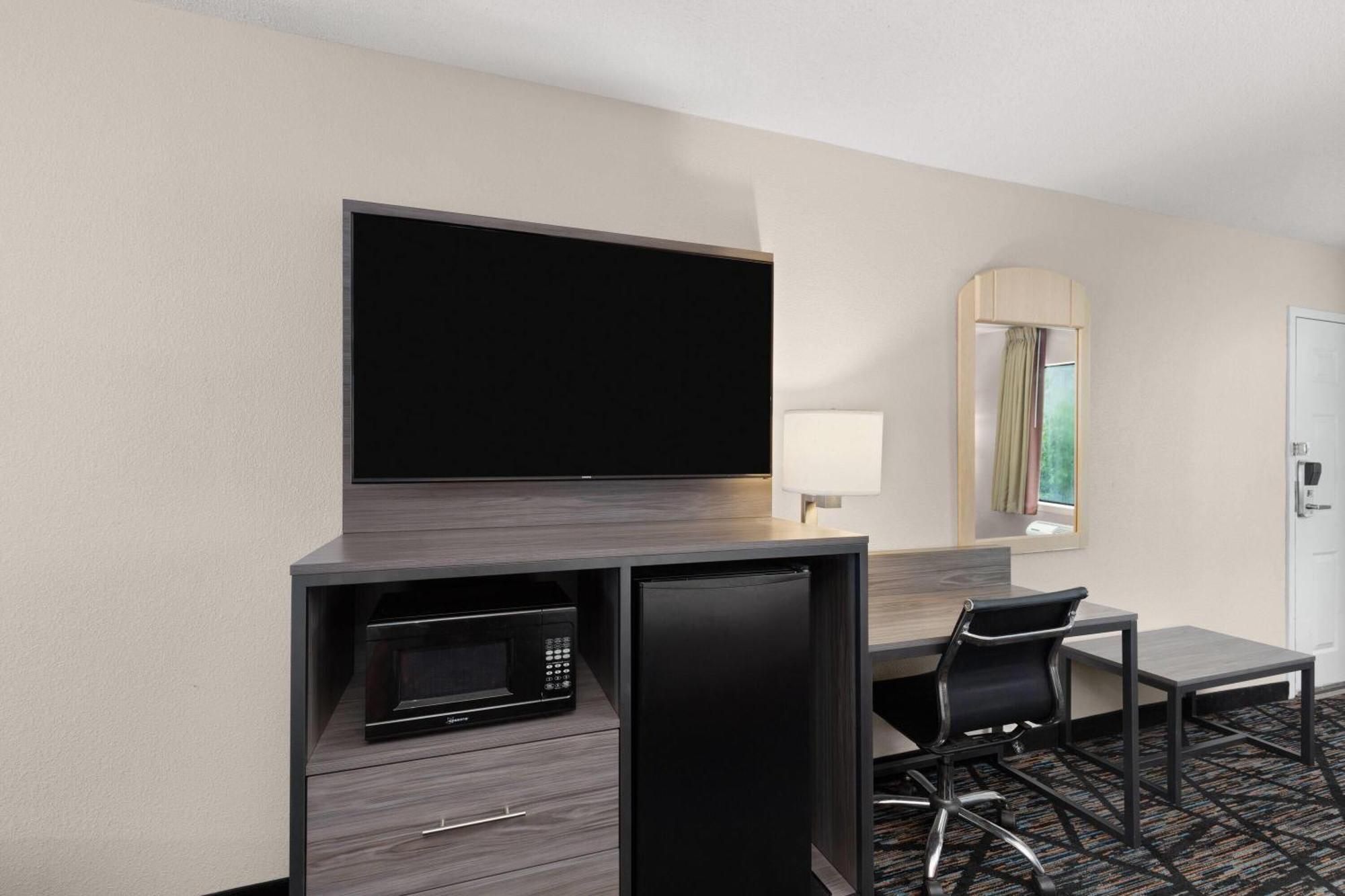 Studio Suite with Two Queen Beds - Non-Smoking