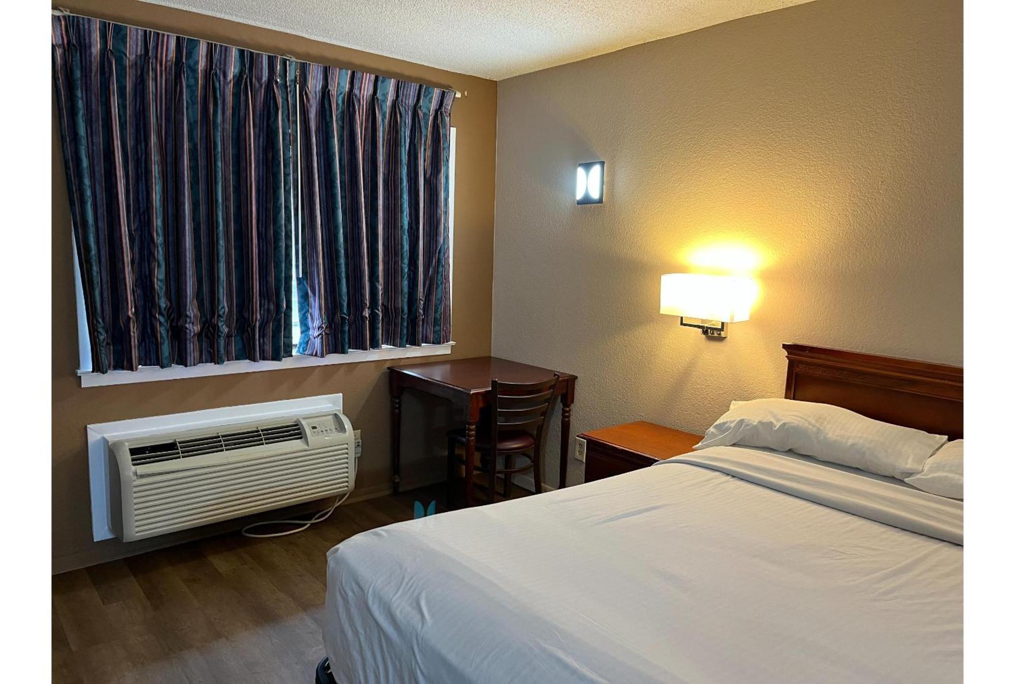 King Room - Non-Smoking
