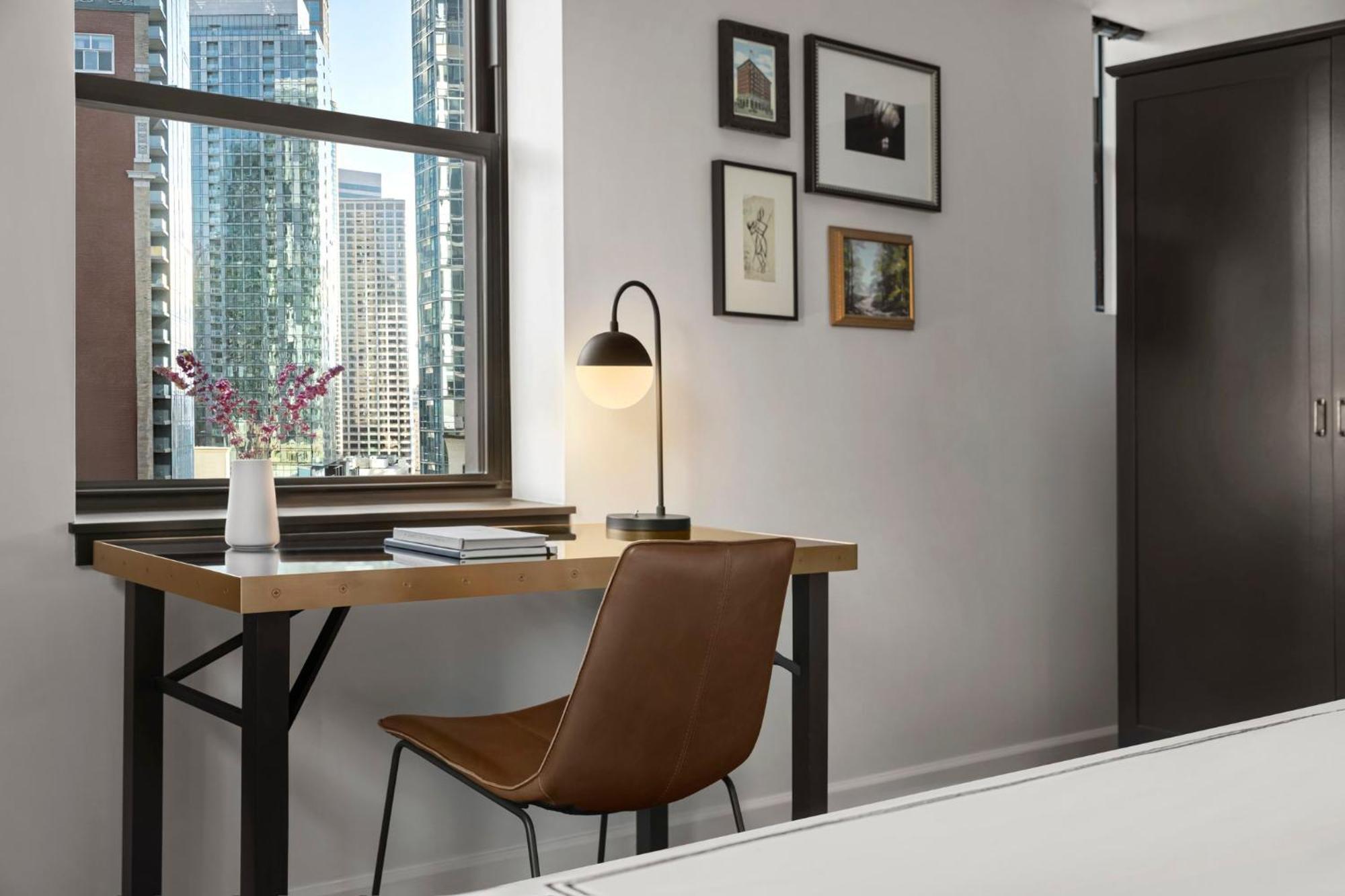 Habitación Premium con cama extragrande y vistas a la ciudad