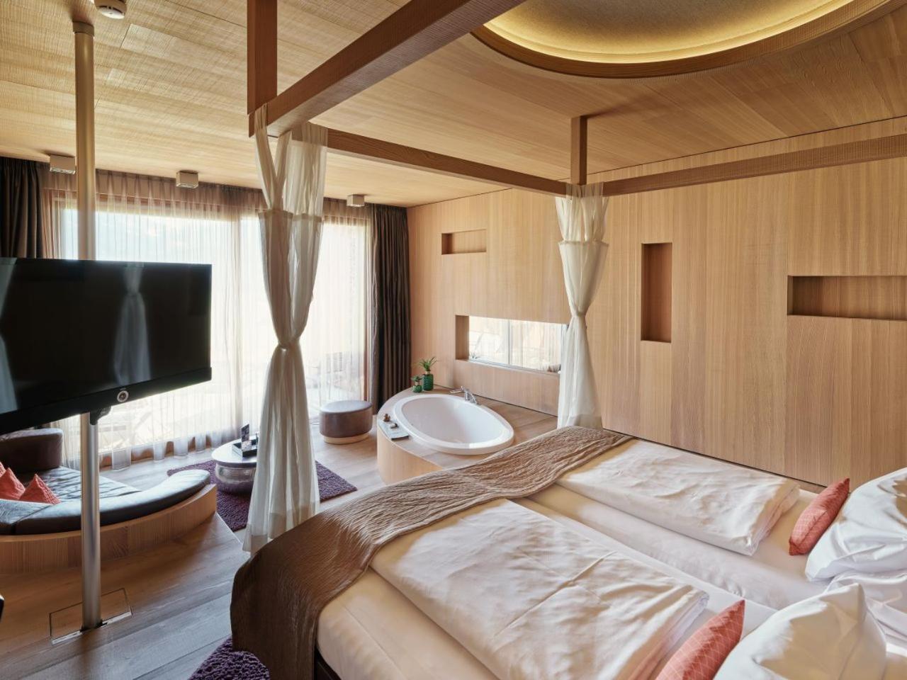 Suite with Garden View