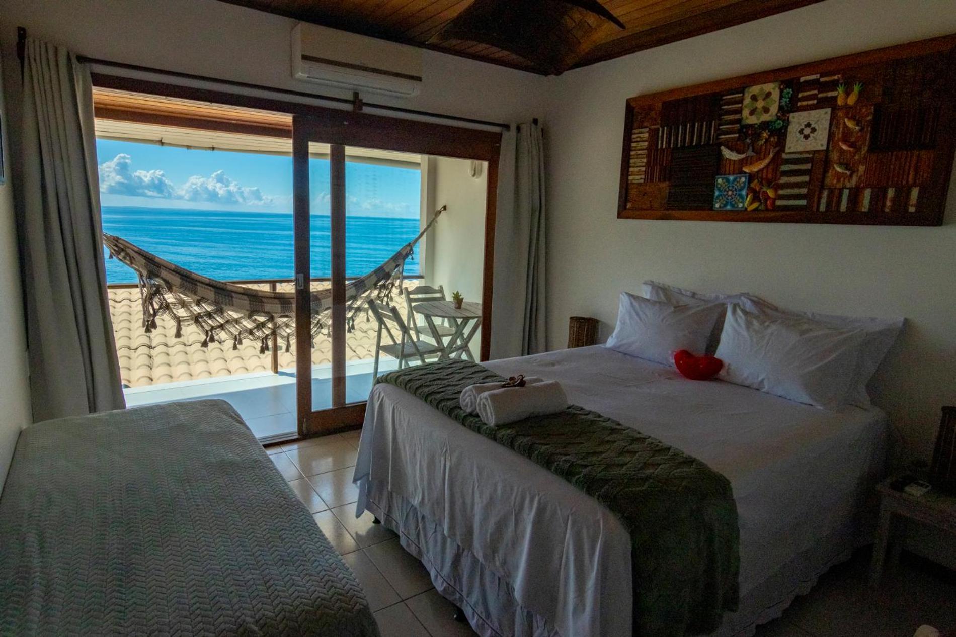 Quarto Triplo Varanda e Vista Mar