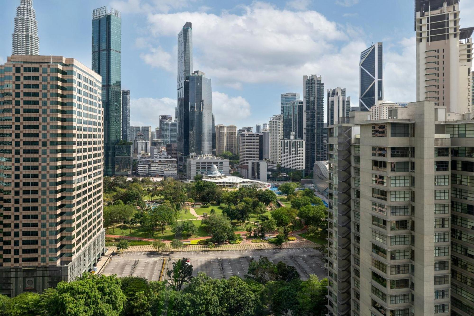One-Bedroom Apartment with King Bed - KLCC Park View