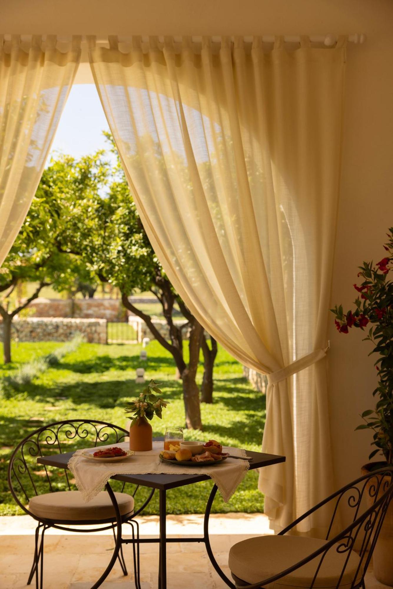 Deluxe Suite with Spa Bath