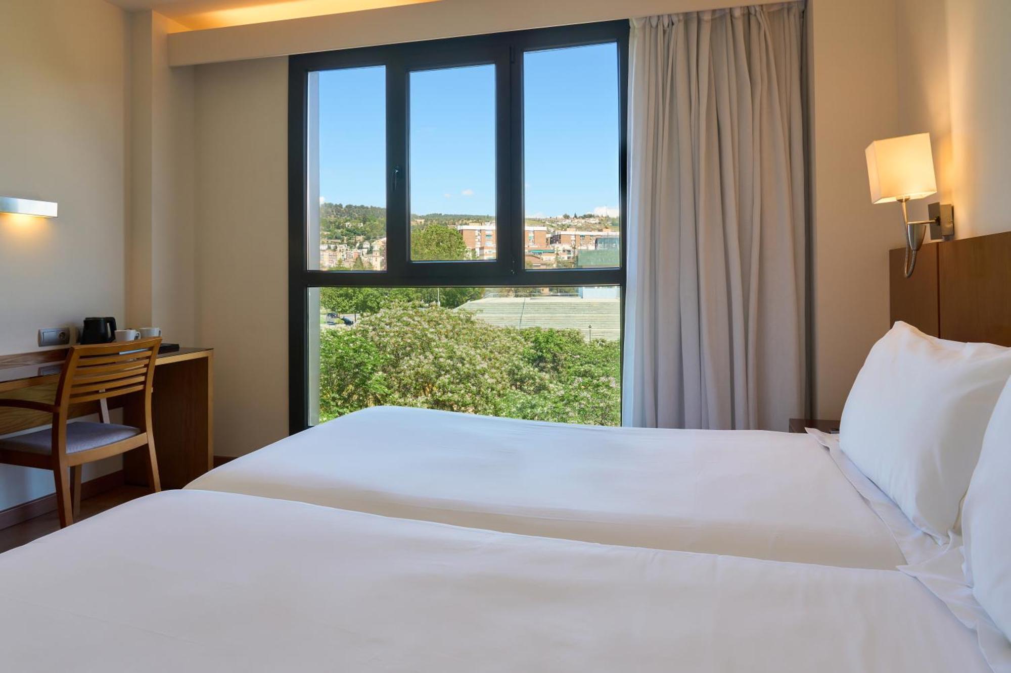 Twin Room (2 Adults + 1 Child)