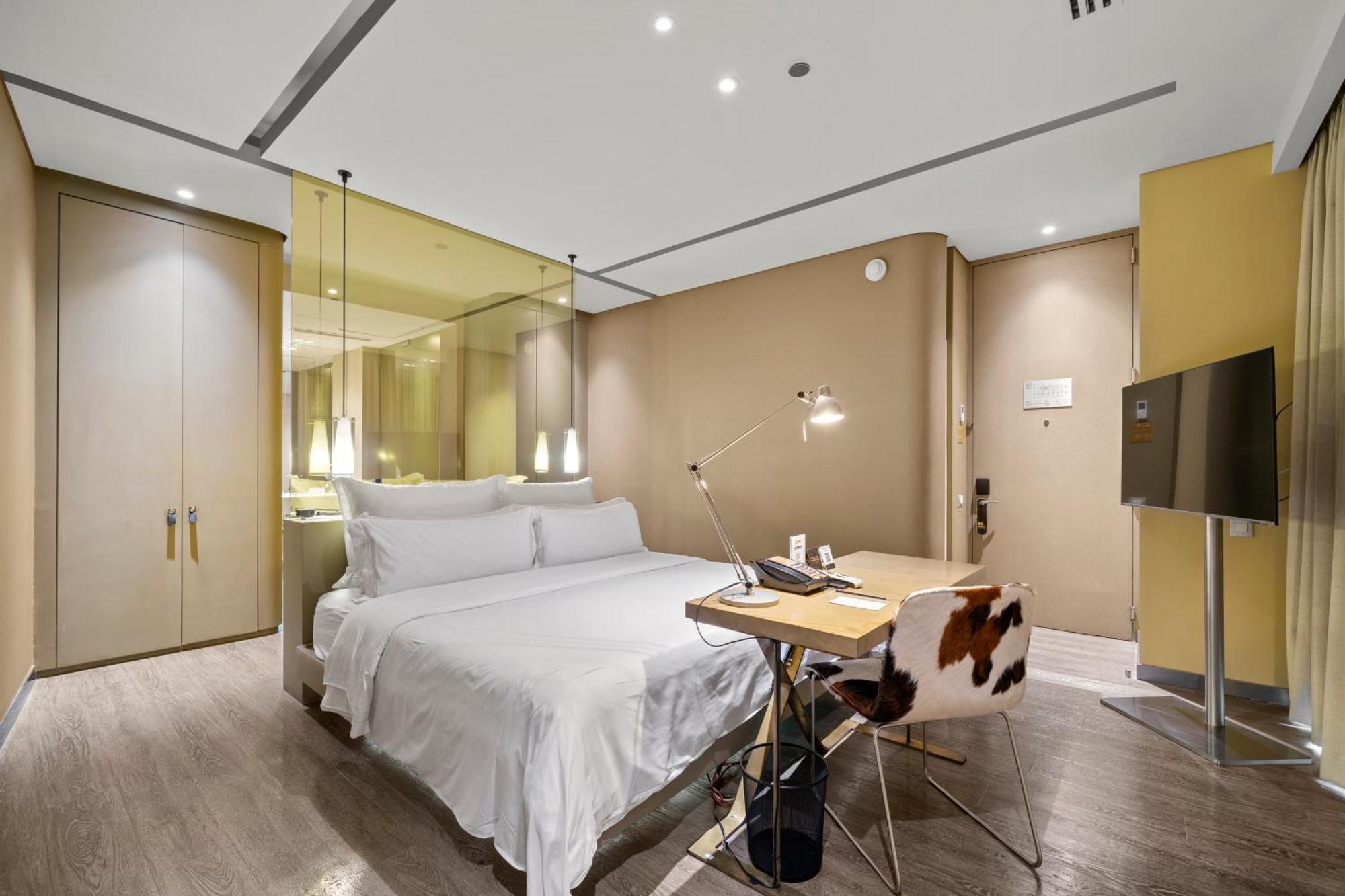King Room with Balcony