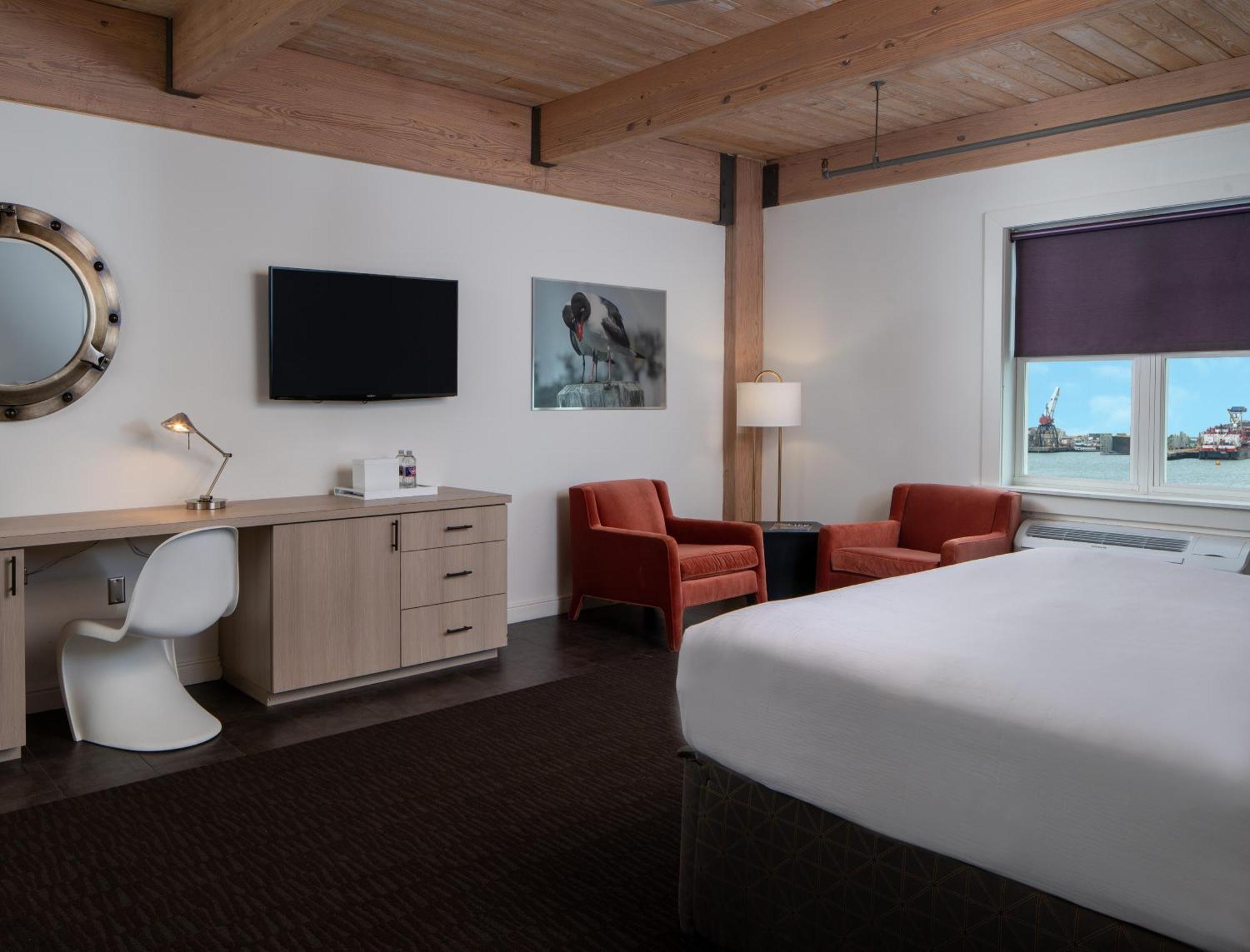 One King Bed Harbor View
