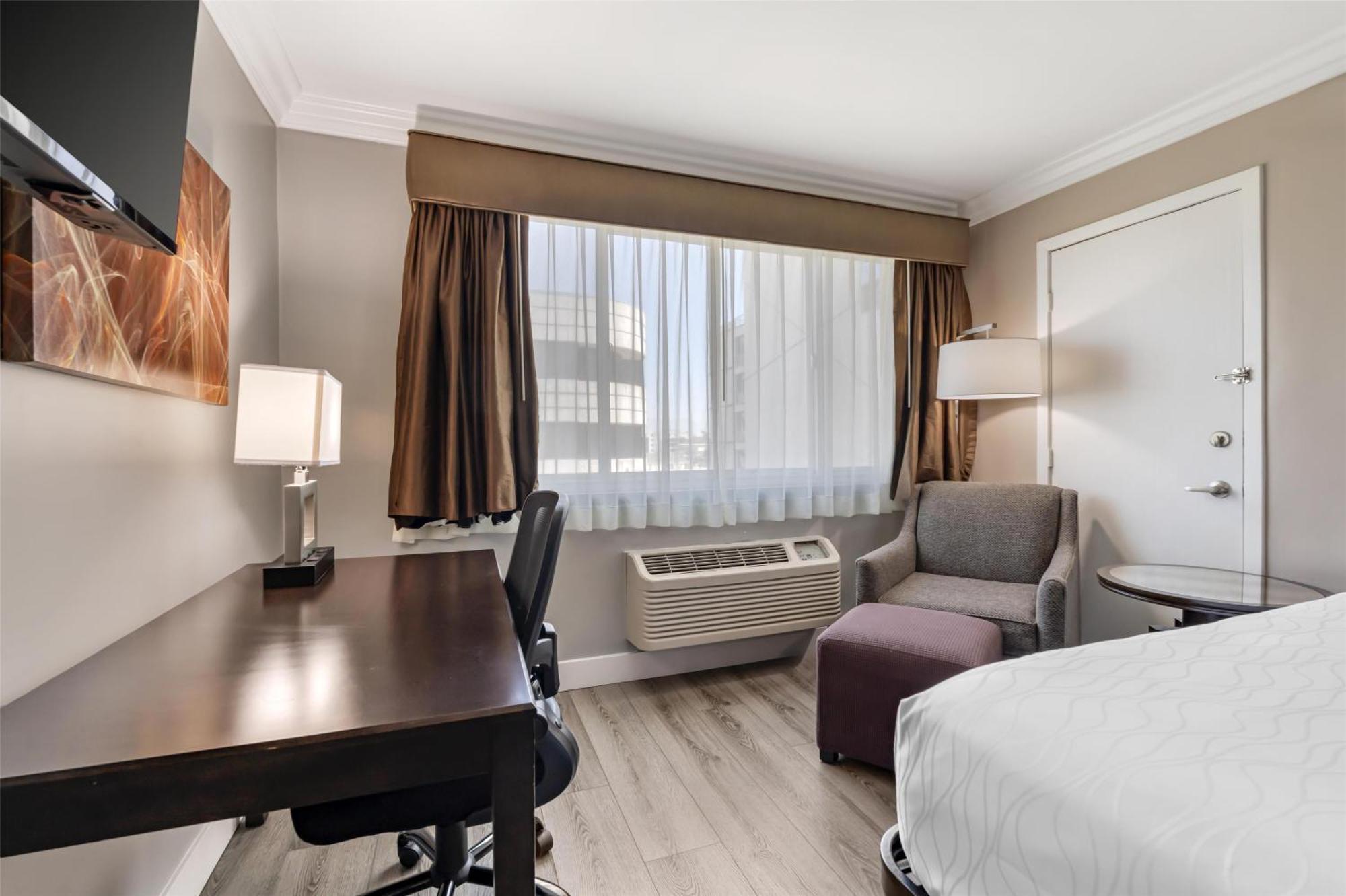 Queen Room Two Queen Beds Non-Smoking