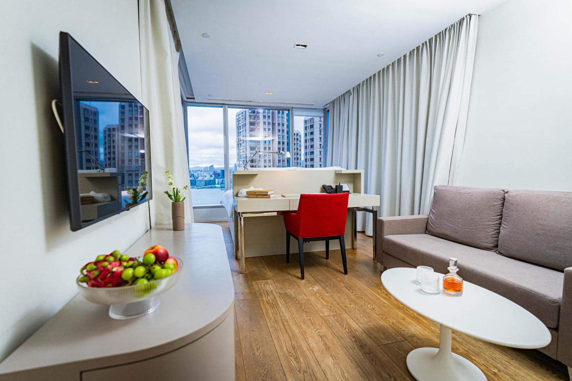 Deluxe Queen Room