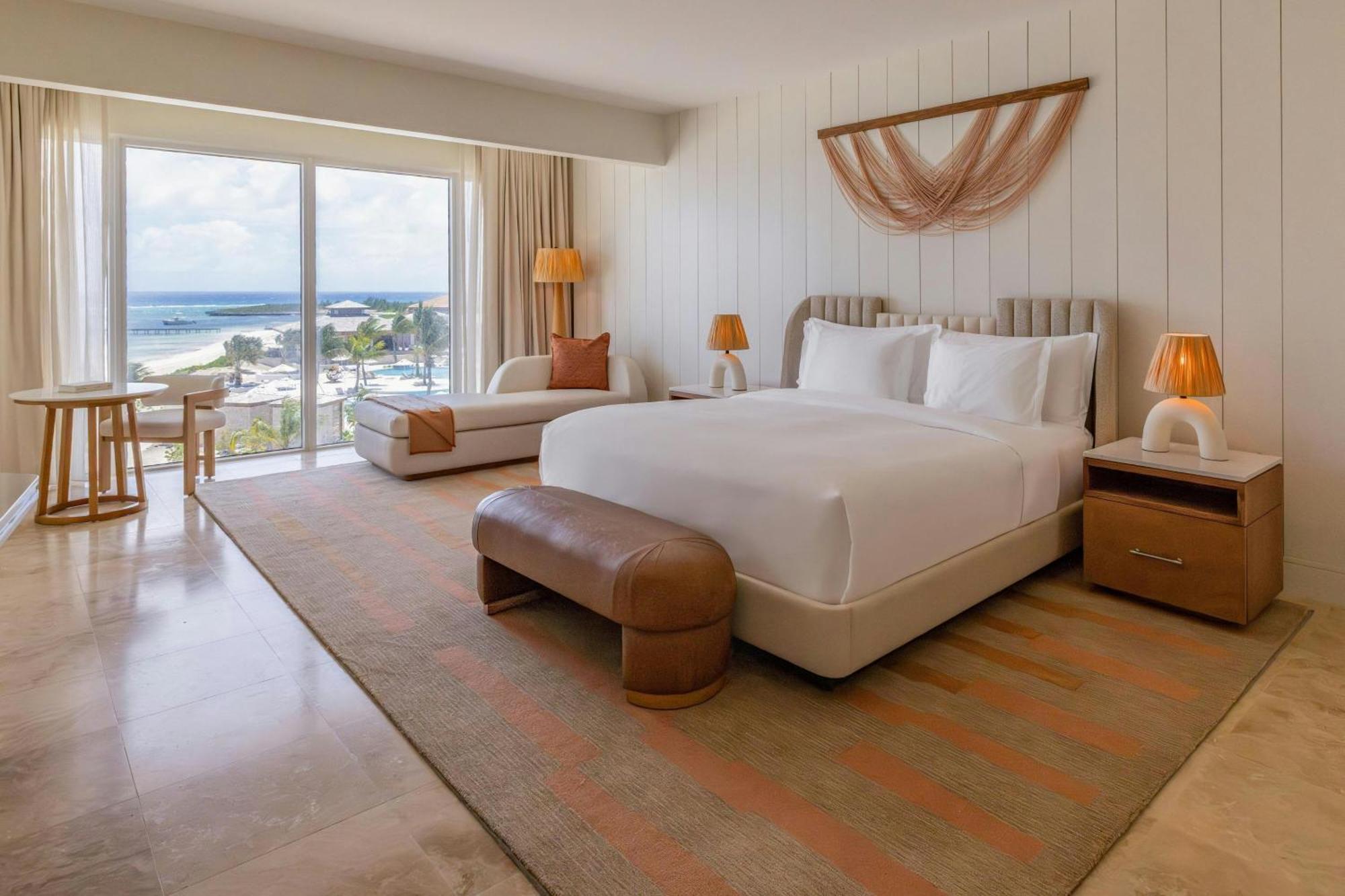 Premier's Penthouse Suite with Oceanfront