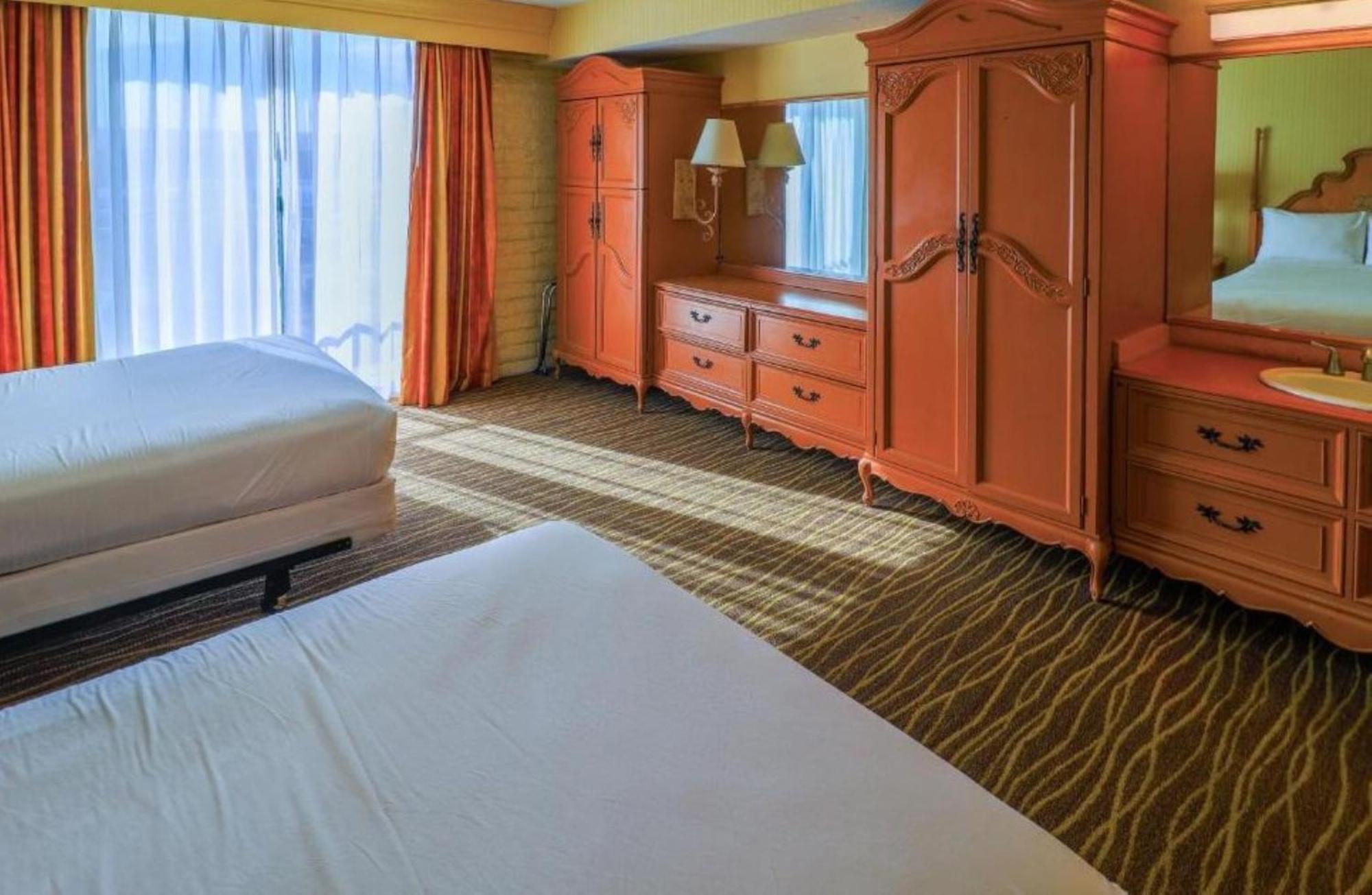Deluxe Quadruple Room Non-Smoking
