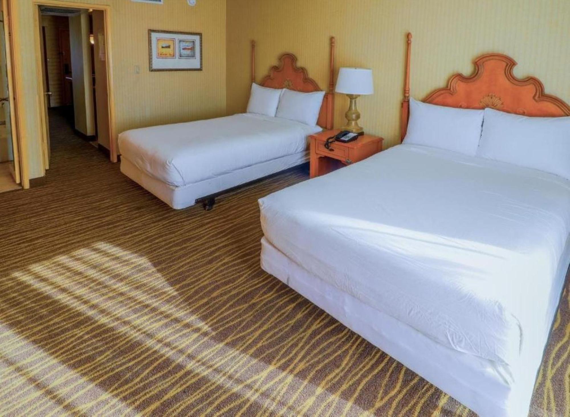 Deluxe Quadruple Room Non-Smoking