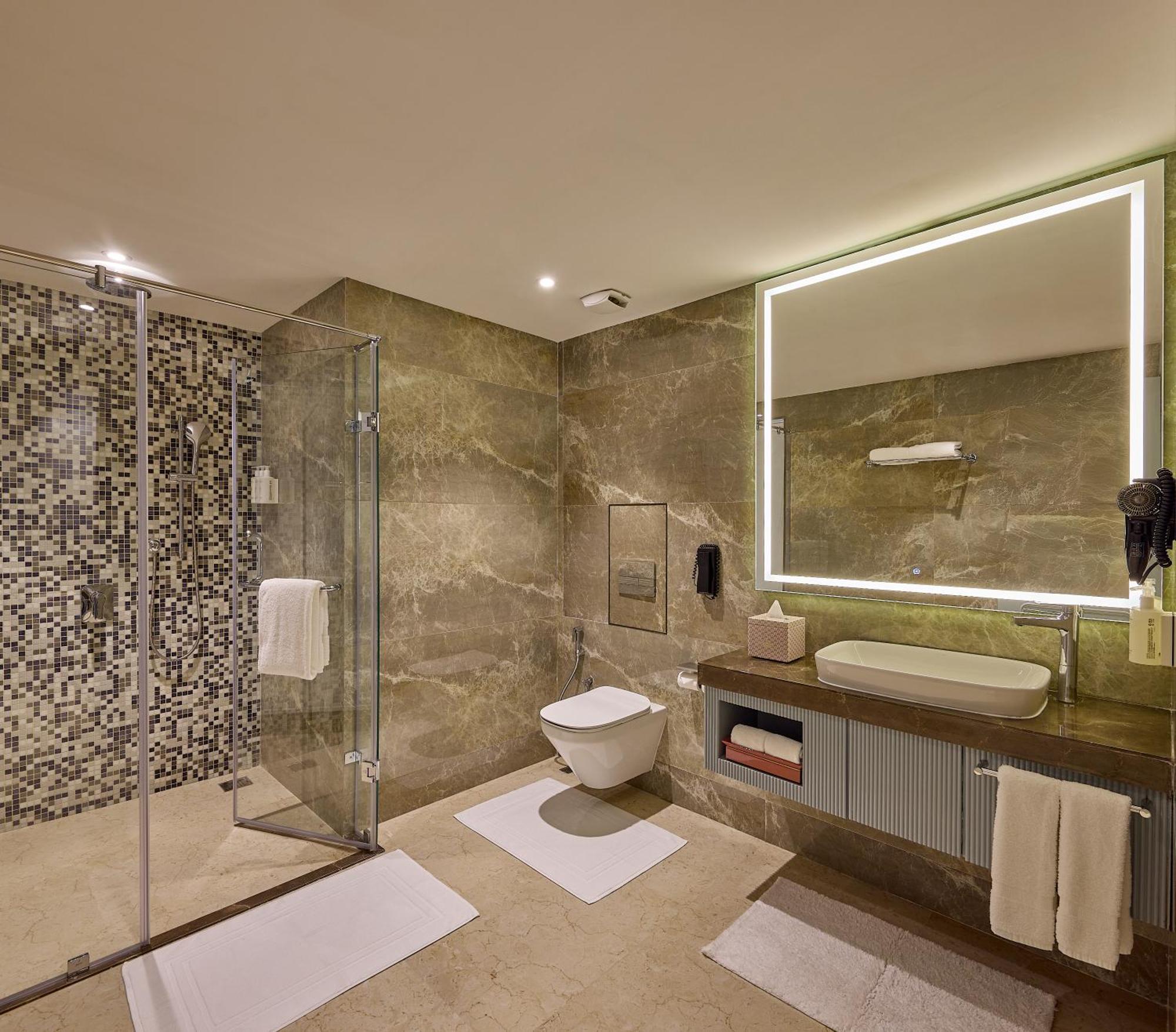 ICONIQA Reserve Twin Room - Smart Laundry Closet , Espresso Coffee Machine, Non-Alcoholic Mini Bar (15% Spa Discount)