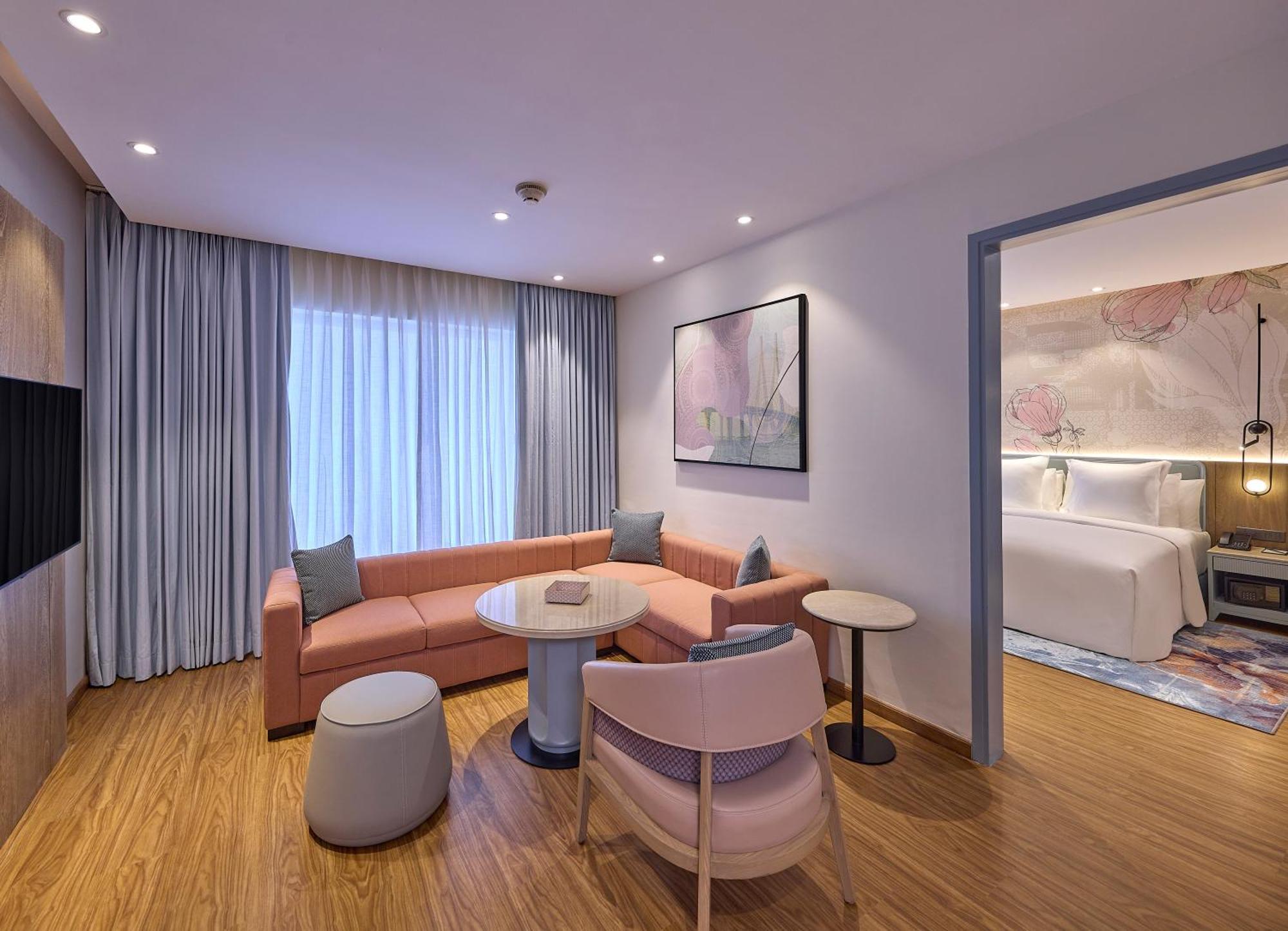 Ultimate Room - Smart Laundry Closet , Espresso Coffee Machine, Non-Alcoholic Mini Bar (Spa Discount)