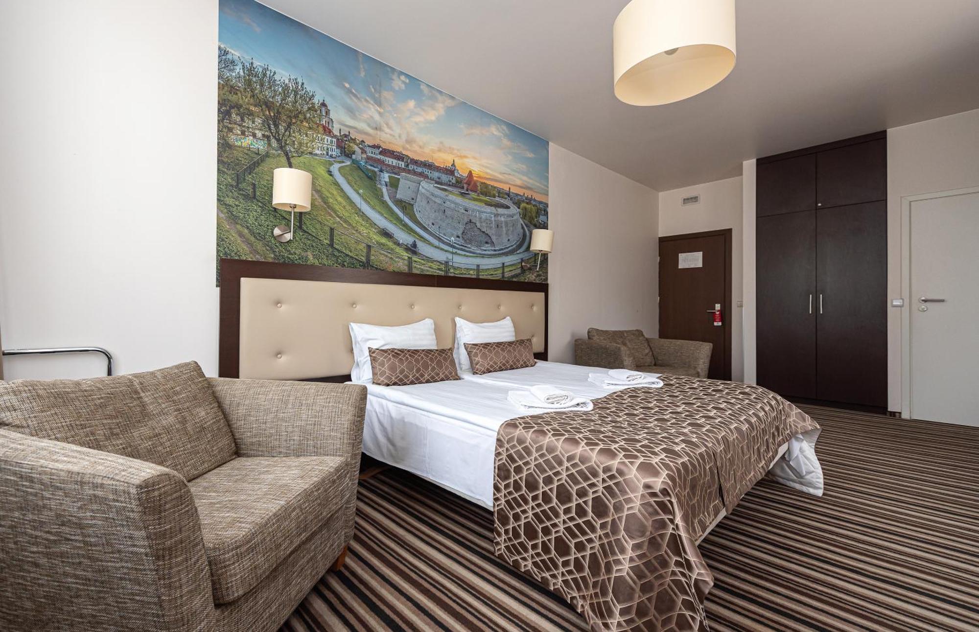 Deluxe Double or Twin Room,1693274585:JPEG
