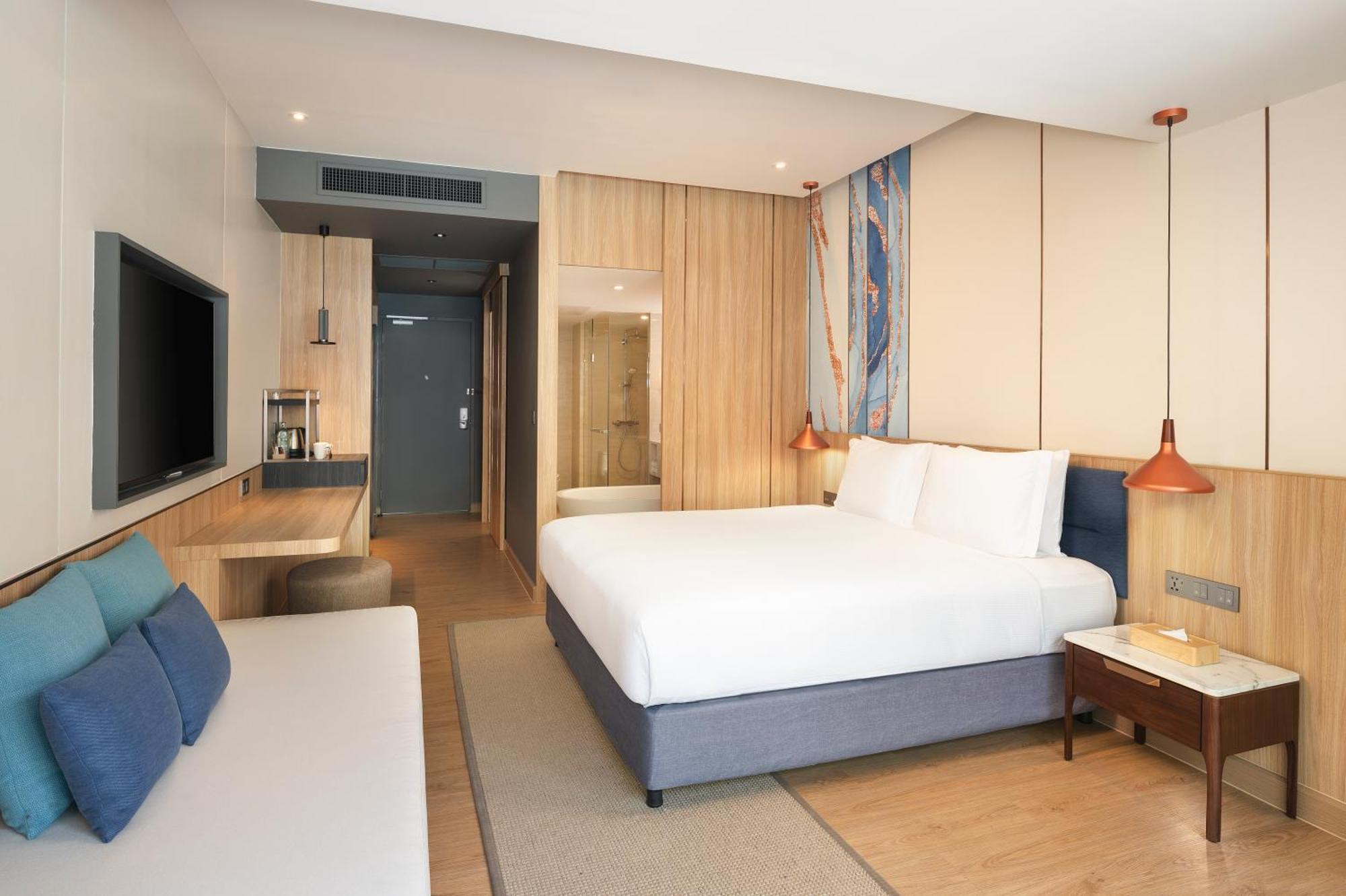 Premium Zimmer mit Kingsize-Bett und Zugang zum Pool