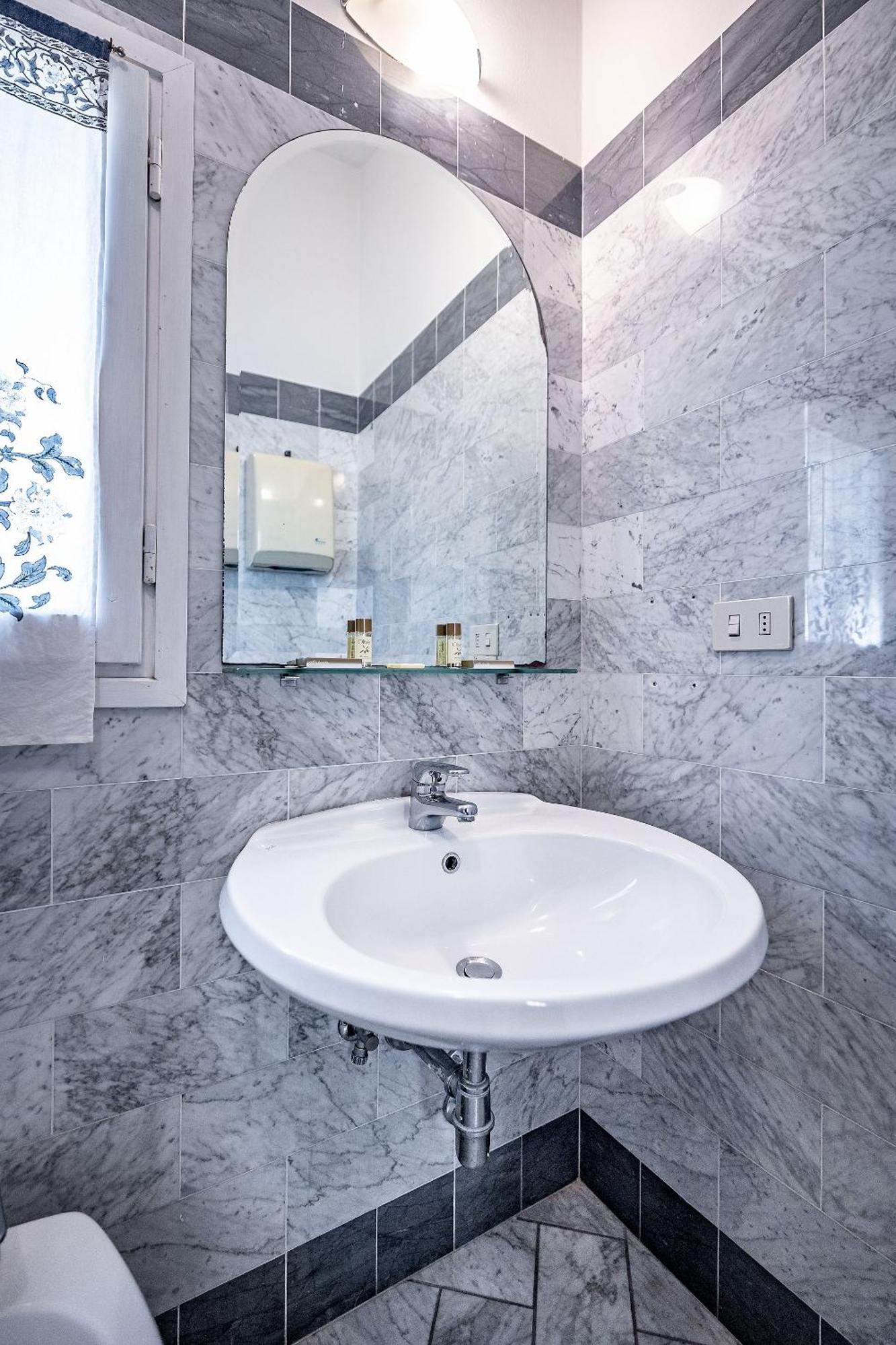 Habitación Doble con baño privado externo