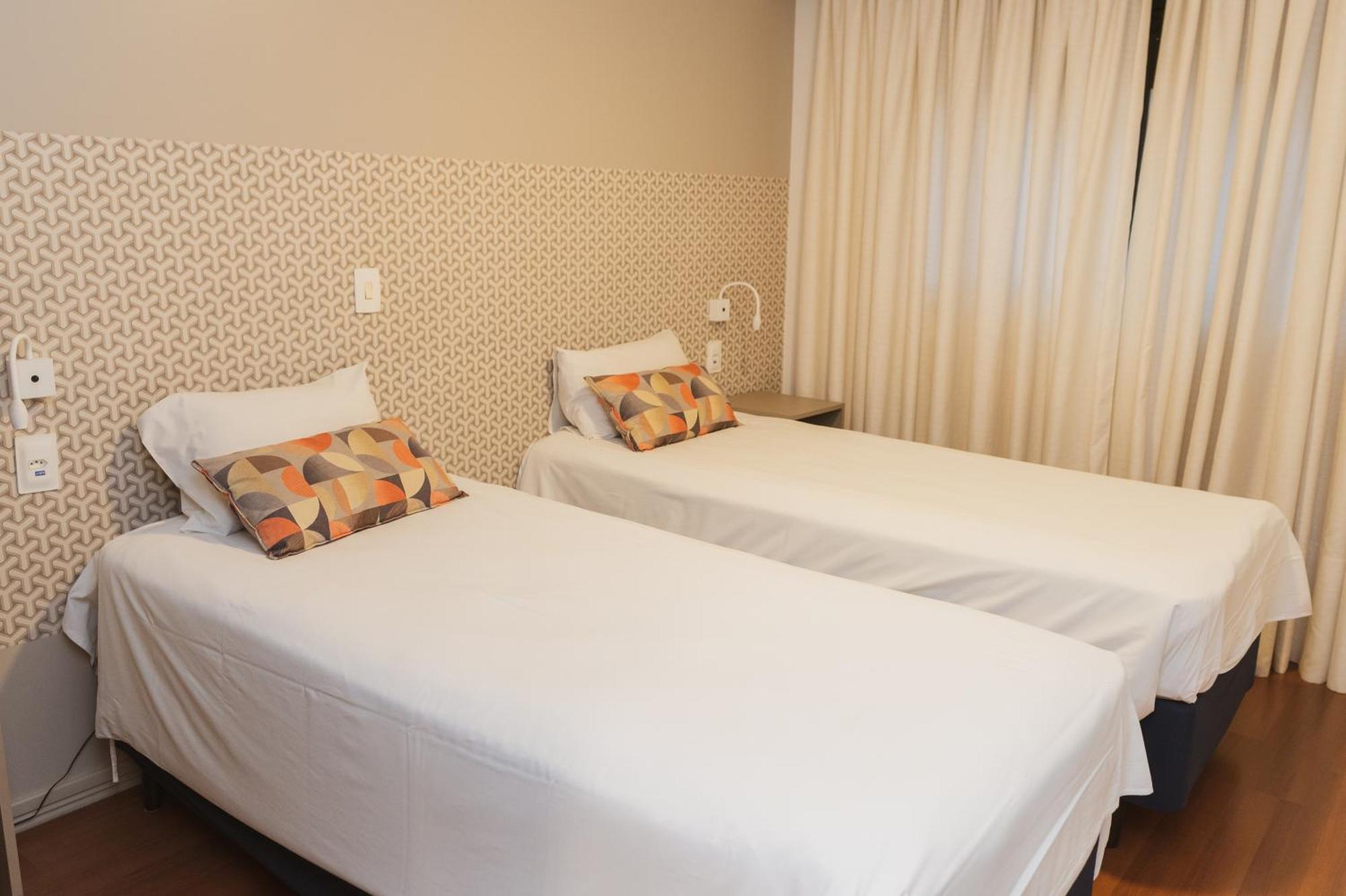 Standard Twin 2 Camas Solteiro e 1 Sofá Cama com sacada