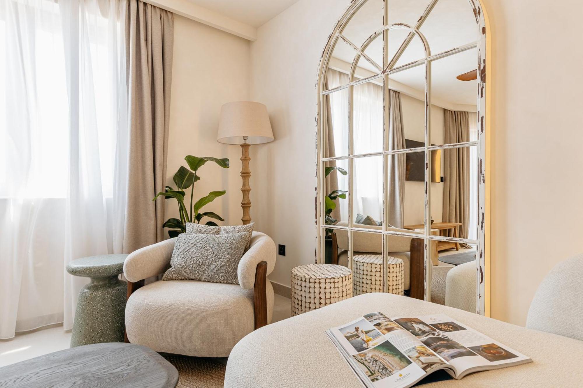 Junior Suite with Balcony ground floor – Annex