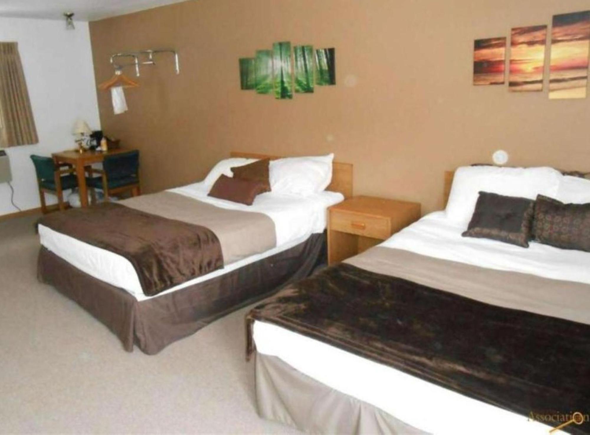 2 Queen Beds Non-Smoking