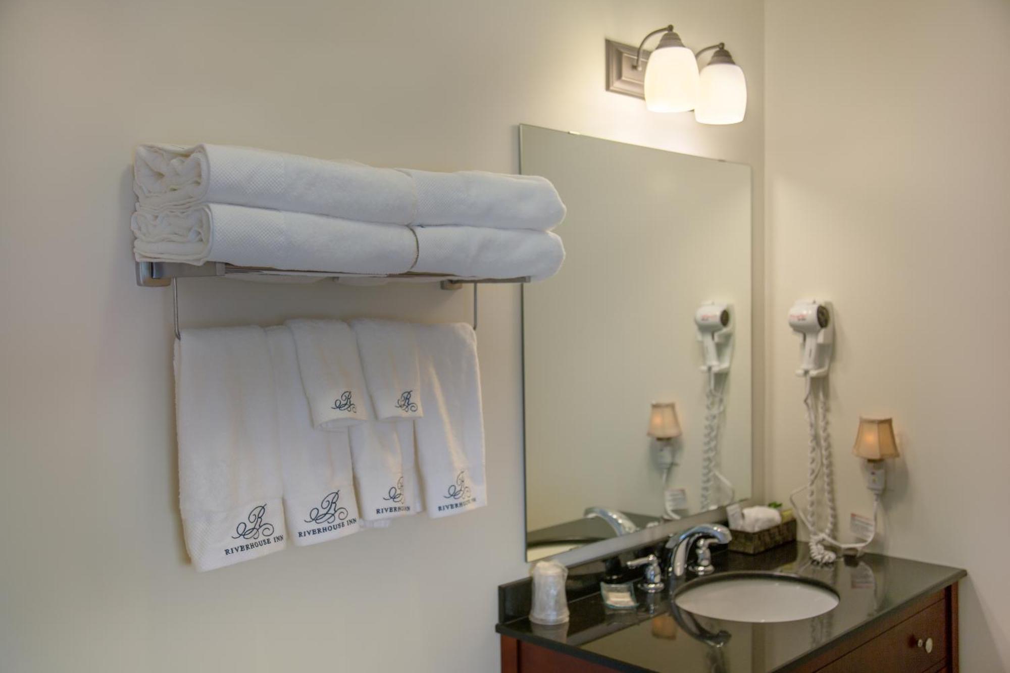 Deluxe Queen Room with Two Queen Beds
