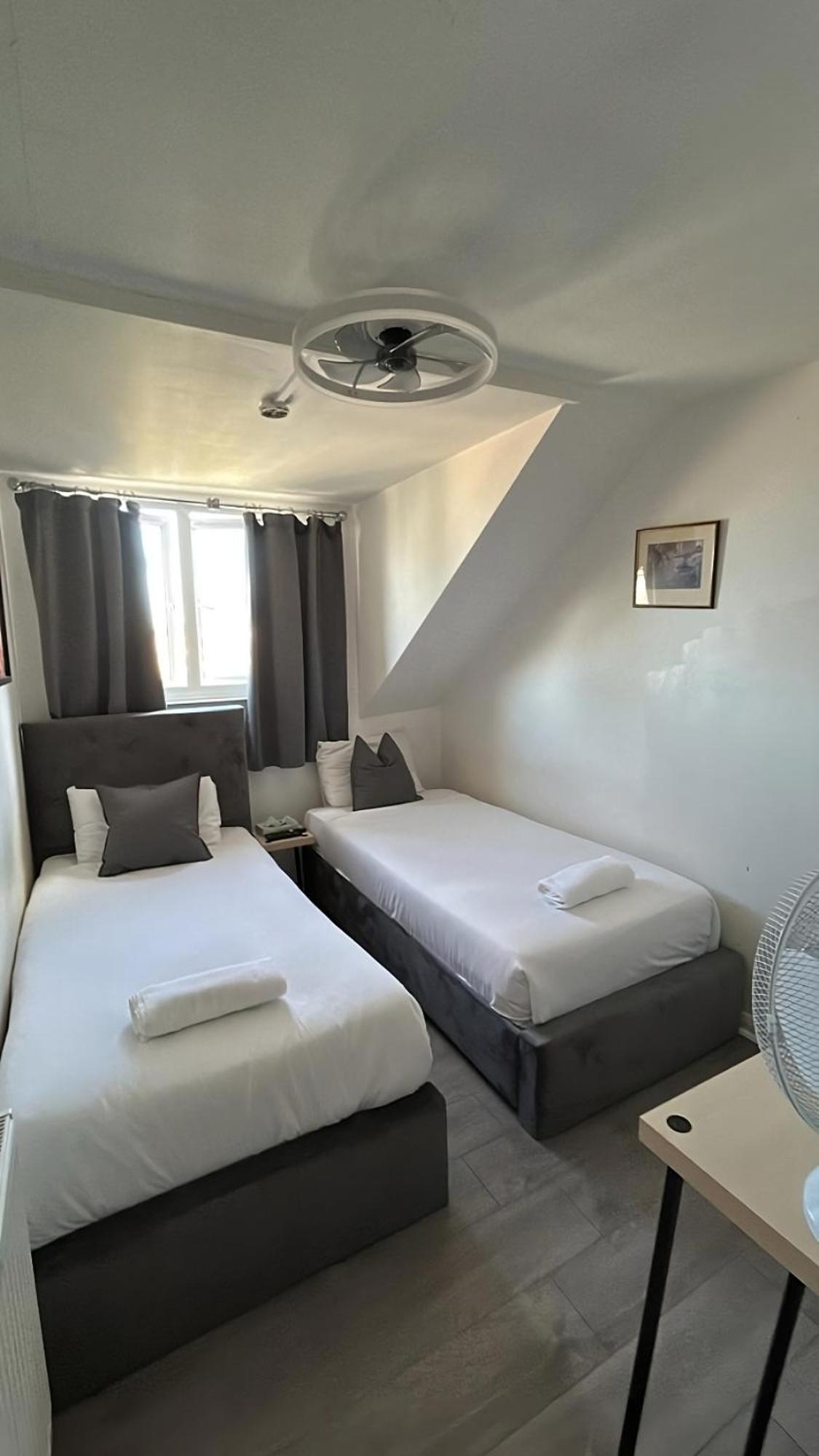 Standard Twin Room,1687613101:JPEG