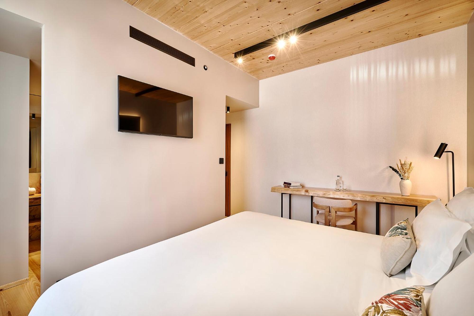 Standard Double or Twin Room,1688130033:JPEG