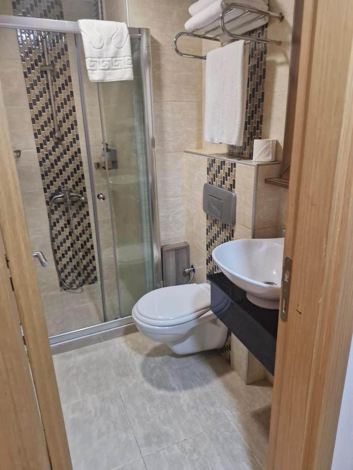 Twin Room,1688514987:JPEG