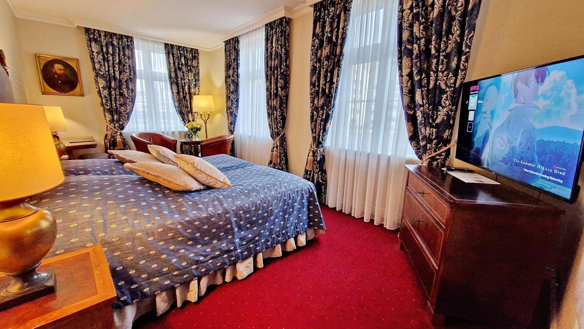 Deluxe Double River View