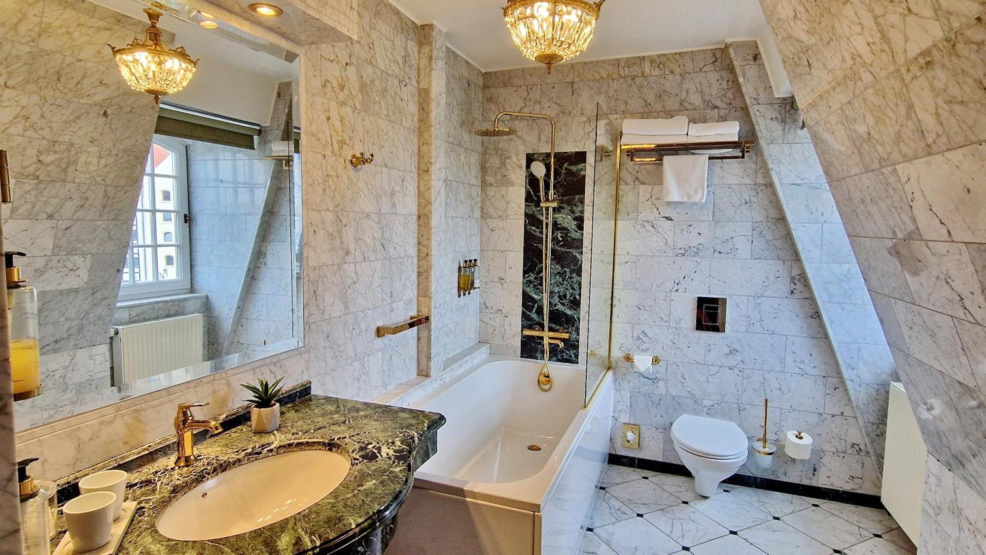 Deluxe Double River View