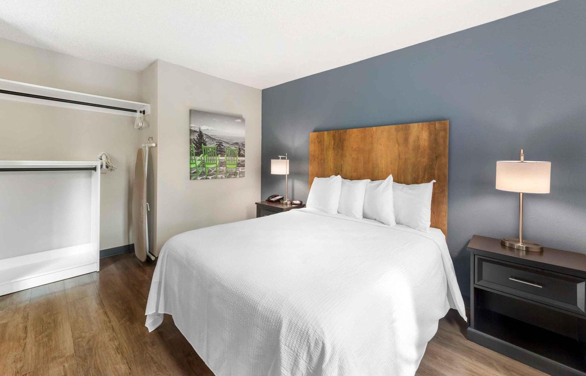 Queen studio with 1 Queen Bed - Disability Access/Non-Smoking