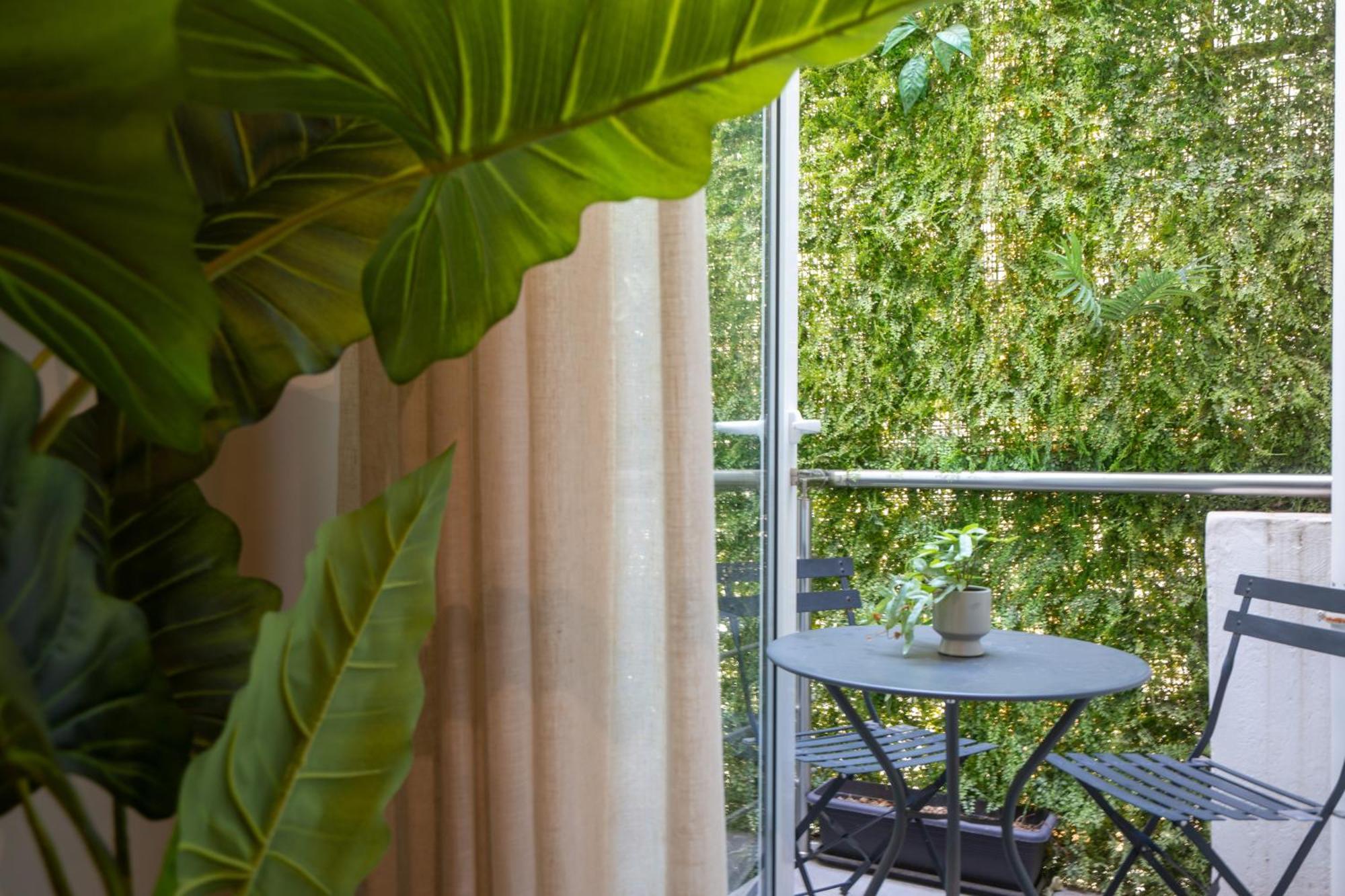 Studio Apartment Balcony