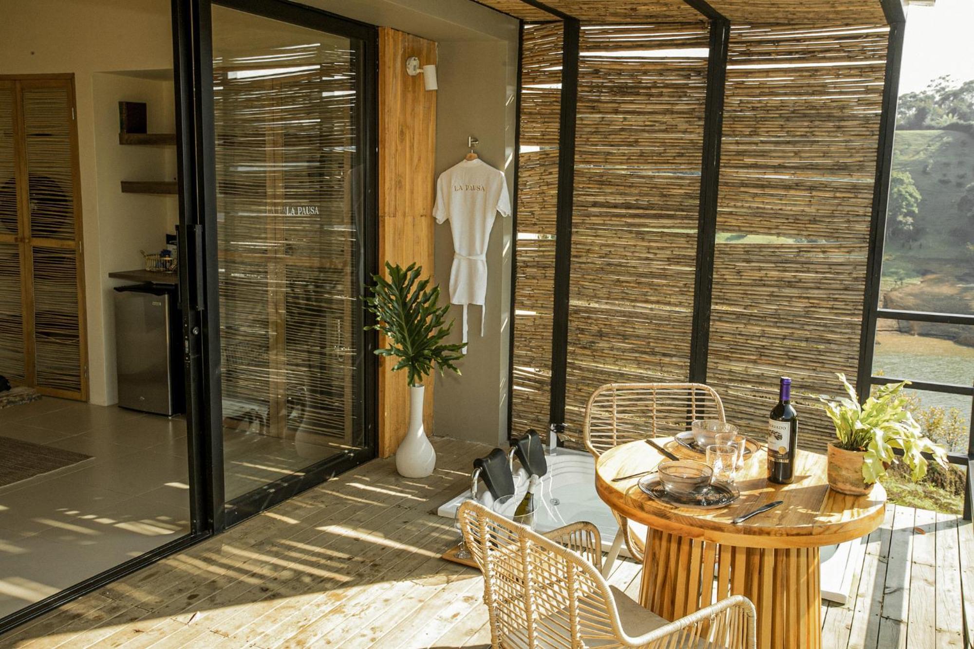 Double Room with Lake View,1688890909:JPEG