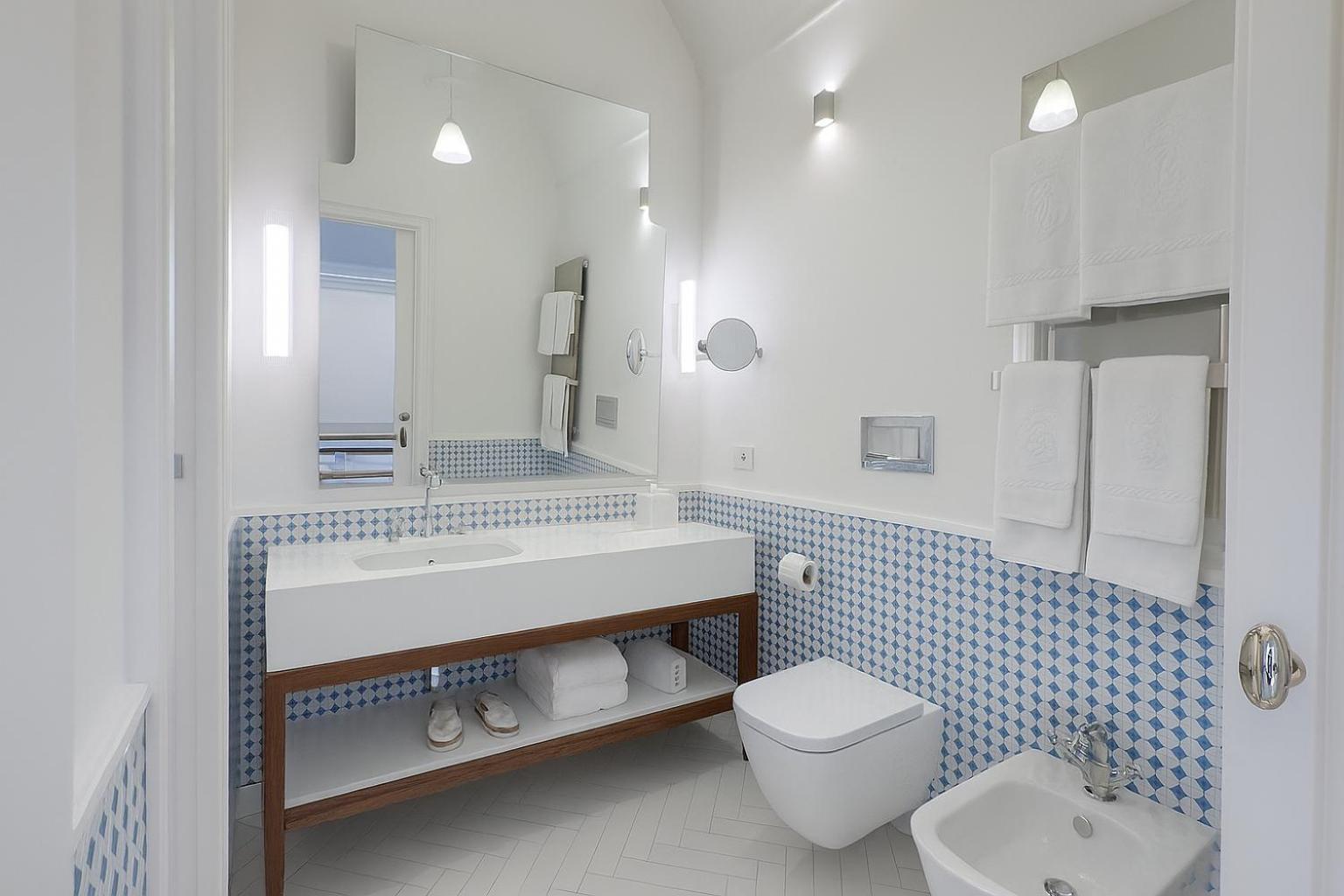 Suite con terraza y vistas al mar