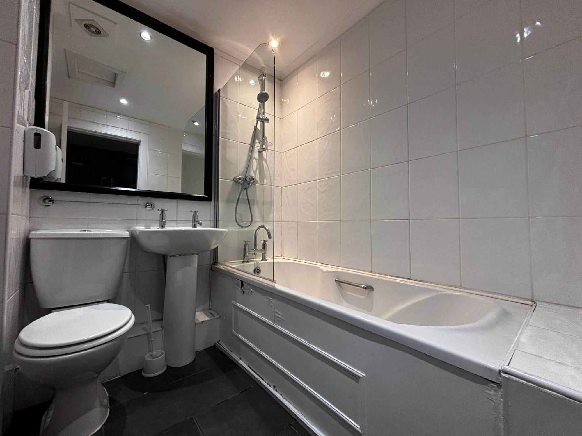 Chambre 6 Lits avec Salle de Bains Privative