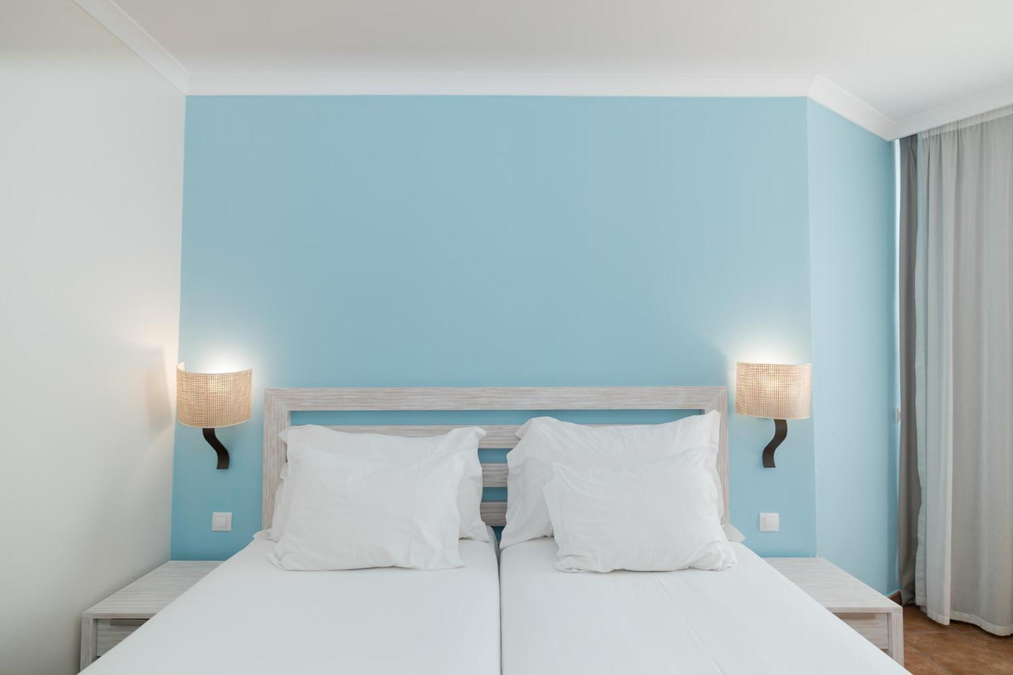 Deluxe Double Room with Extra Bed Sea View