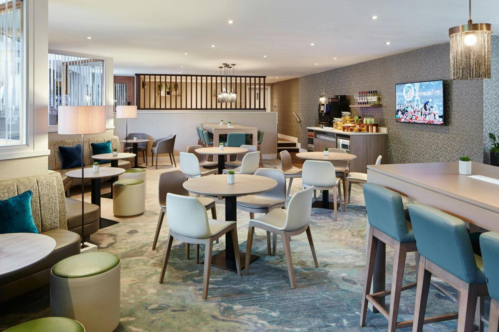 One Bedroom Suite Executive Lounge Access